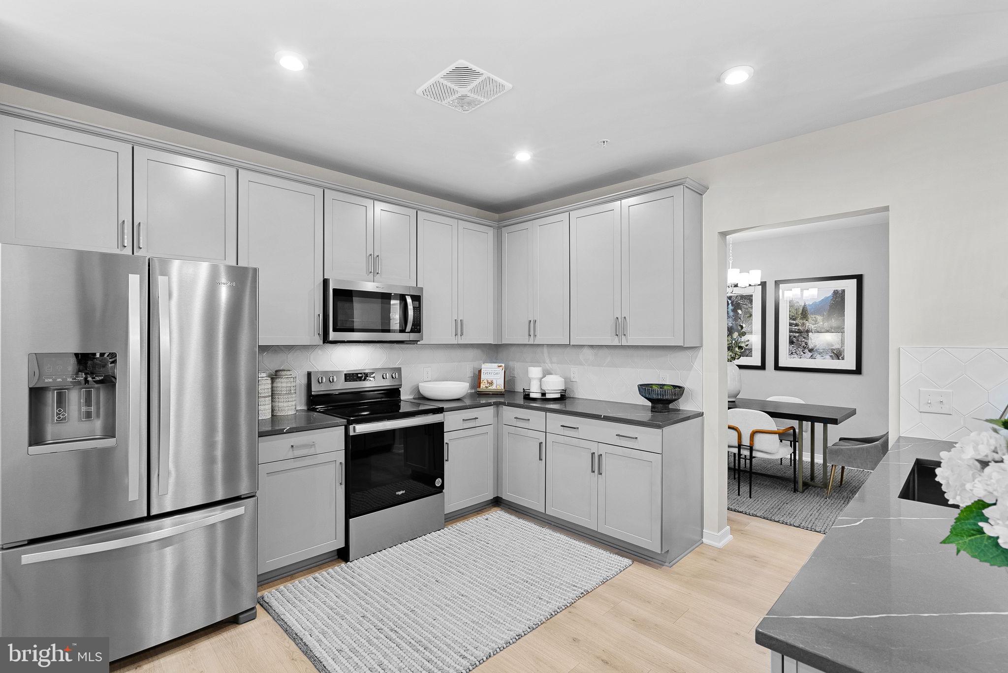 POTOMAC STATION MARKETPLACE - Residential