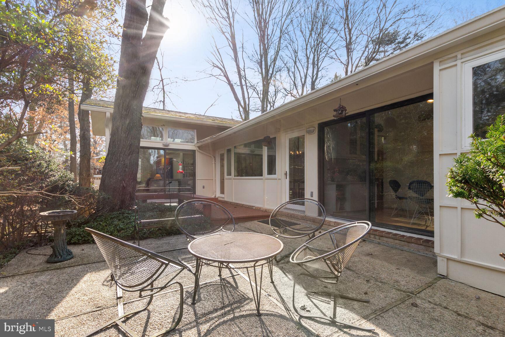 CARDEROCK SPRINGS - Residential