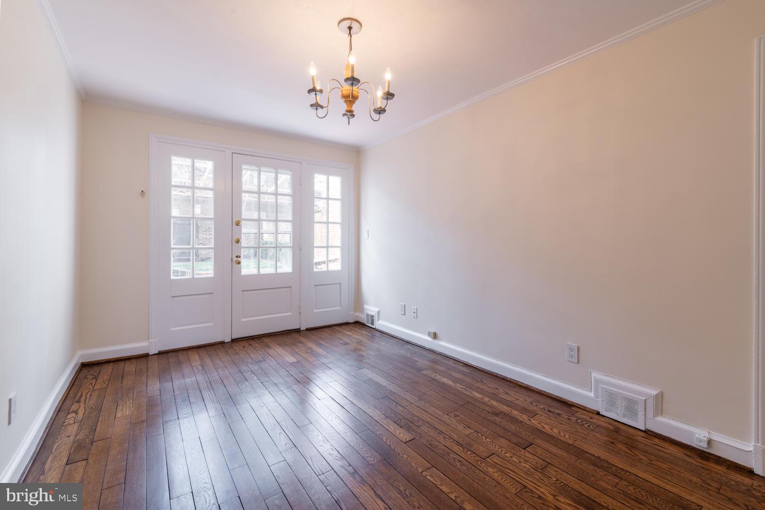 YATES GARDENS - Residential Lease