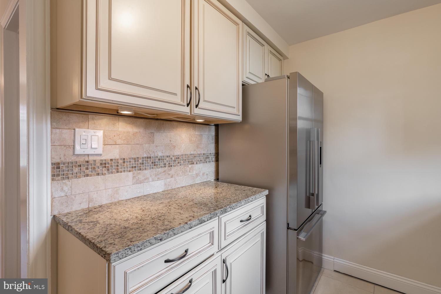 YATES GARDENS - Residential Lease