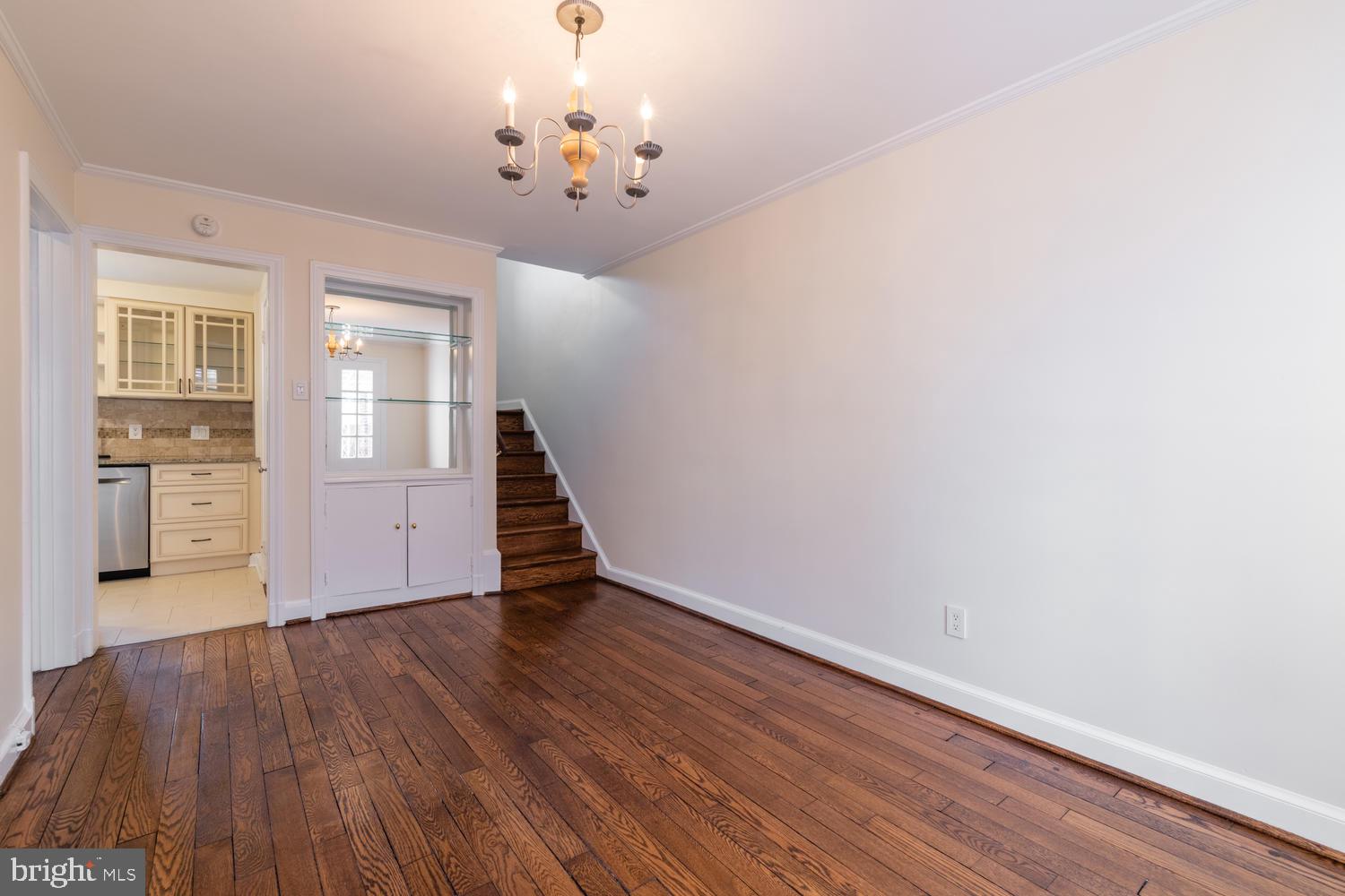 YATES GARDENS - Residential Lease