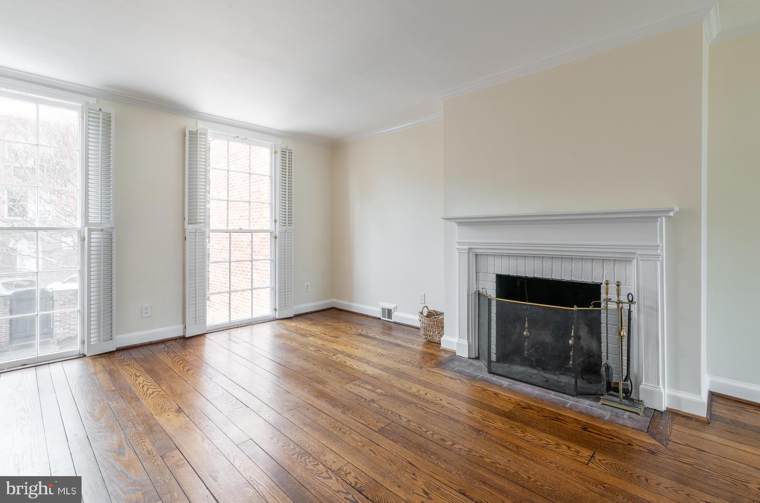 YATES GARDENS - Residential Lease