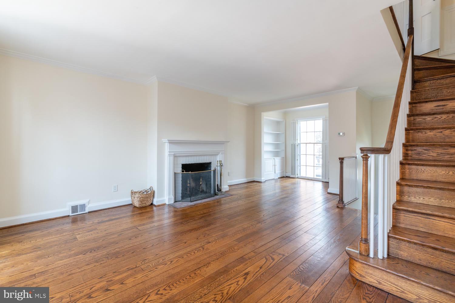 YATES GARDENS - Residential Lease