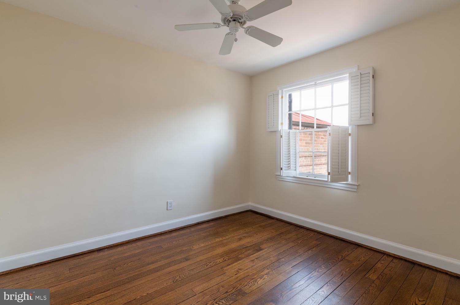 YATES GARDENS - Residential Lease