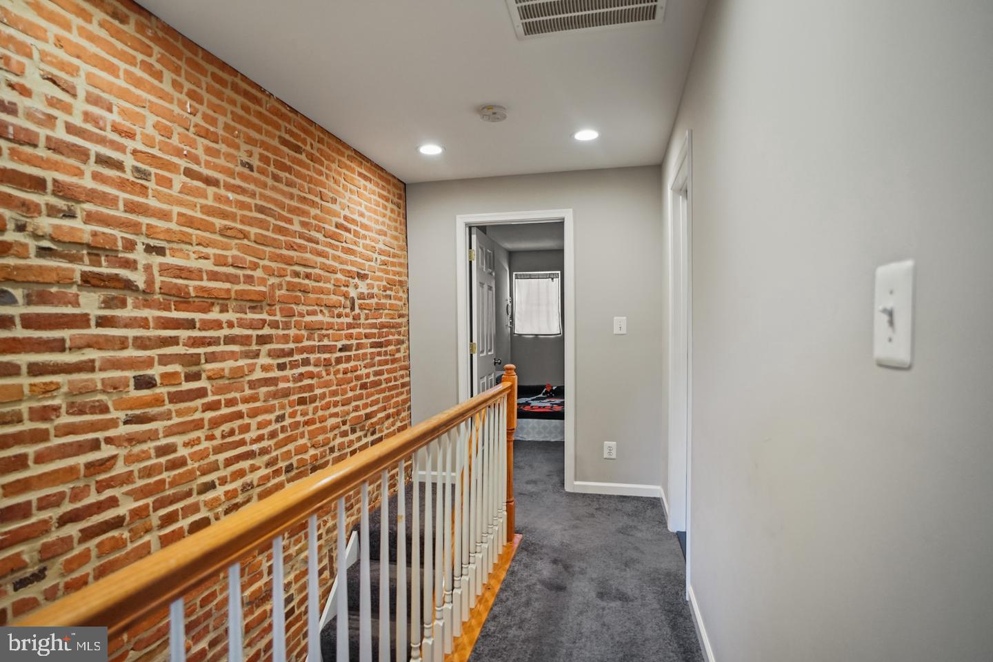 RIVERSIDE - Residential Lease