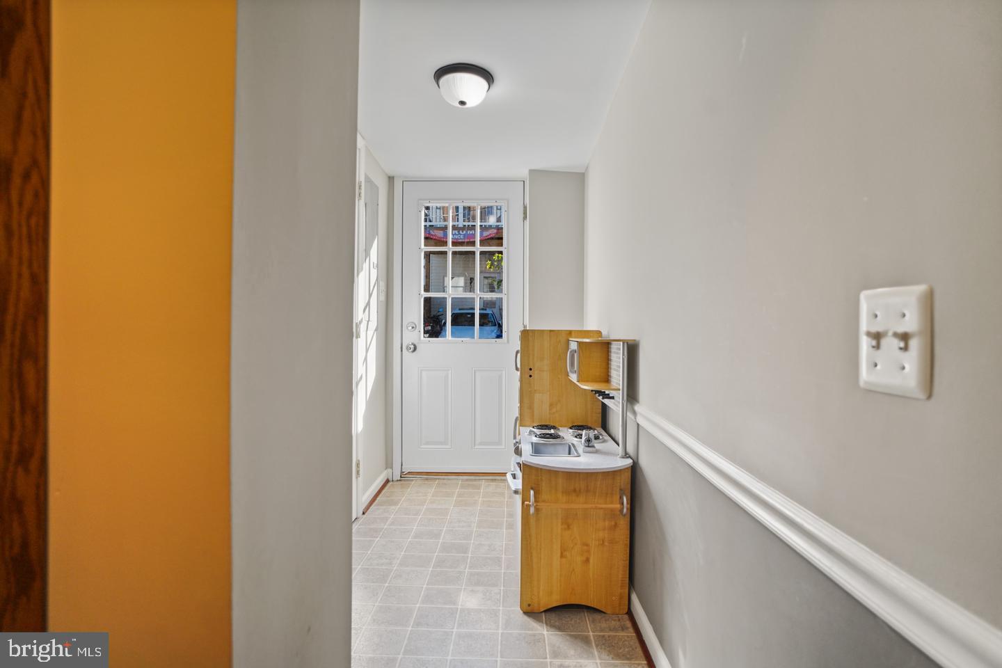 RIVERSIDE - Residential Lease