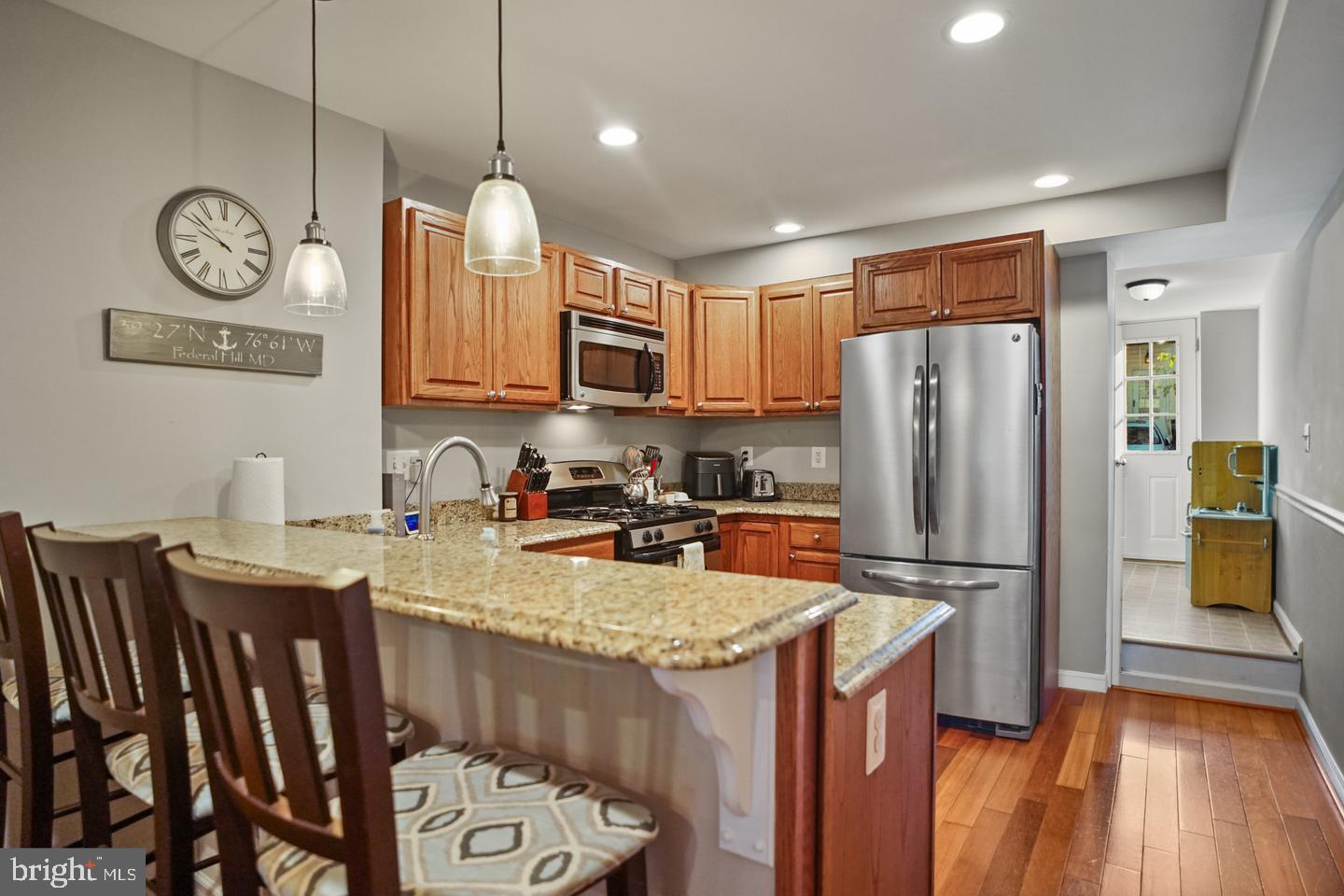 RIVERSIDE - Residential Lease