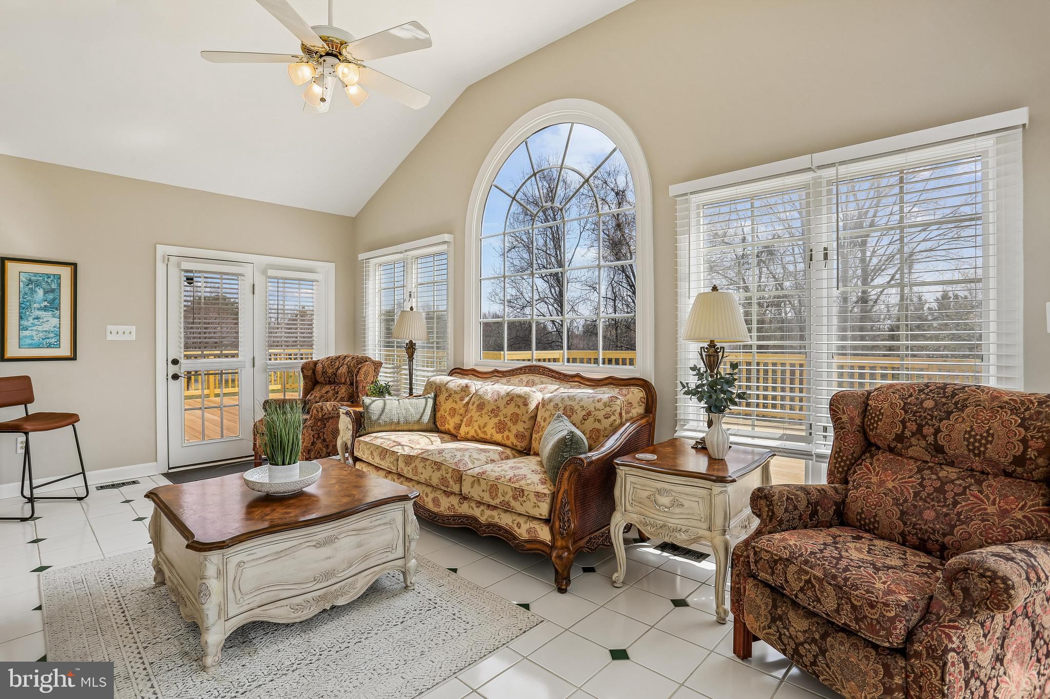 LAYTONSVILLE KNOLLS - Residential