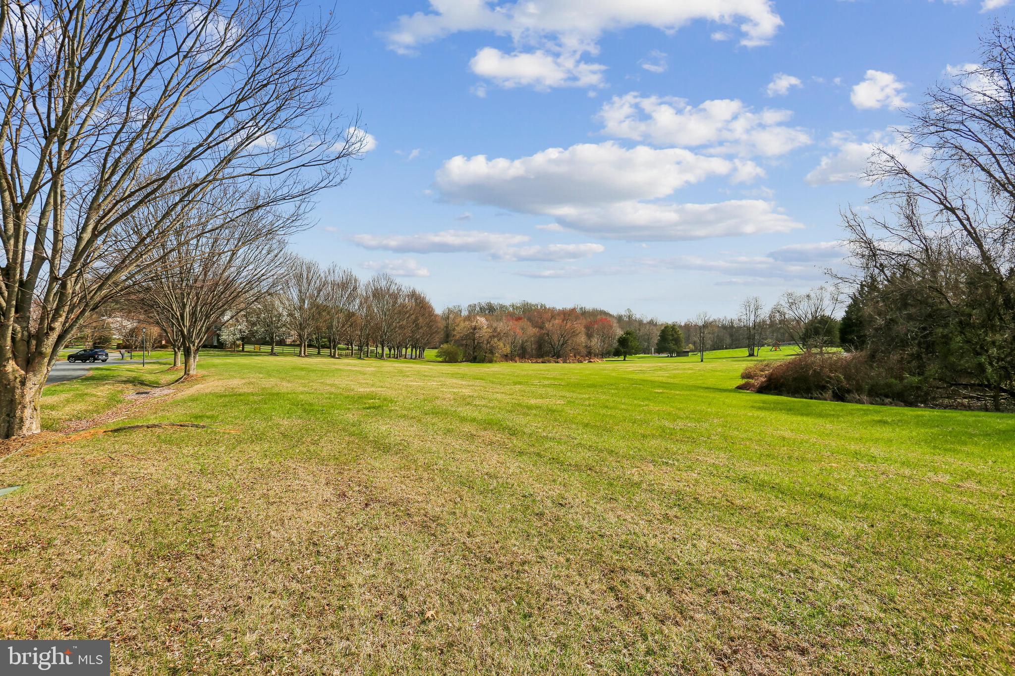 LAYTONSVILLE KNOLLS - Residential