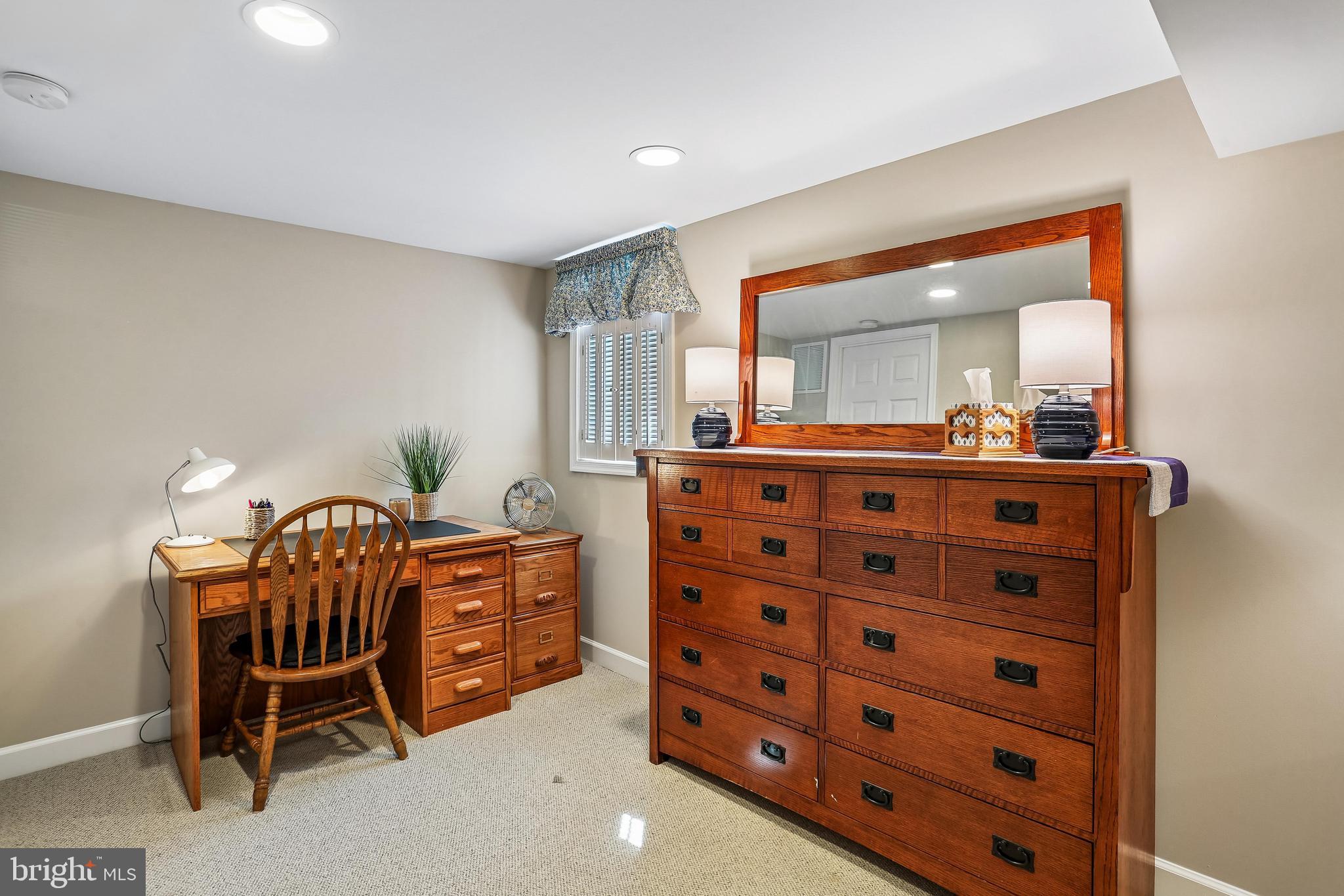 LAYTONSVILLE KNOLLS - Residential