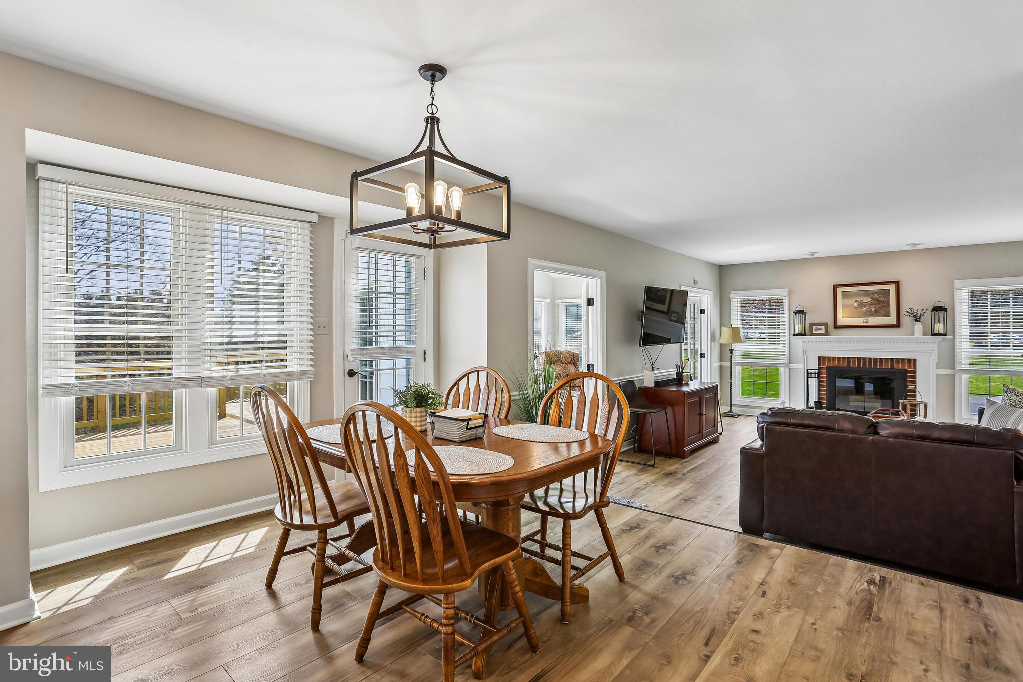 LAYTONSVILLE KNOLLS - Residential