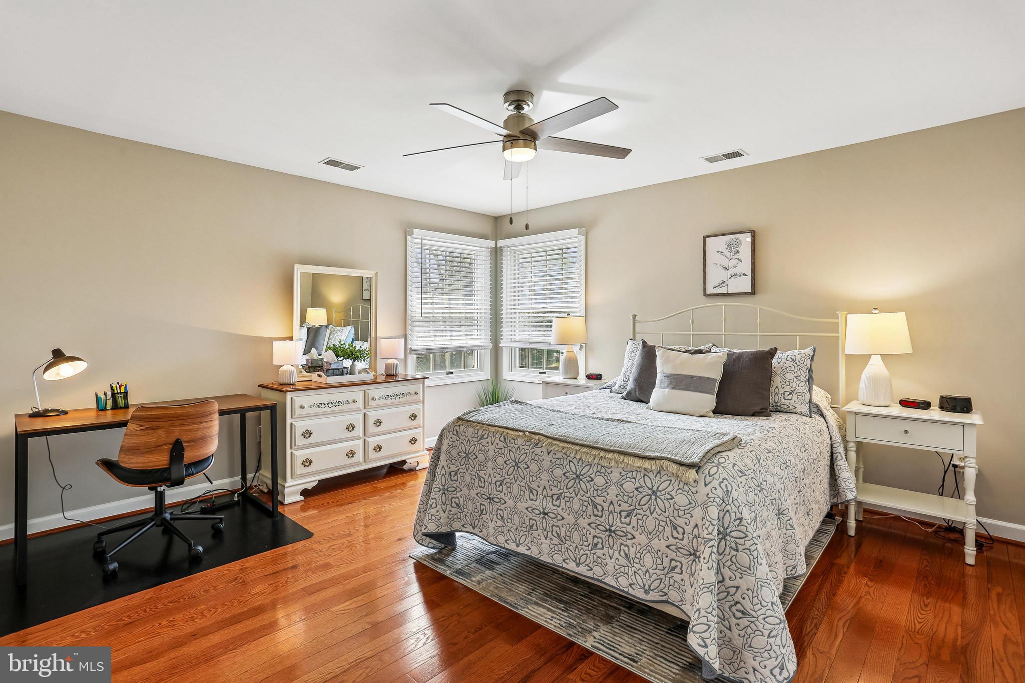 LAYTONSVILLE KNOLLS - Residential