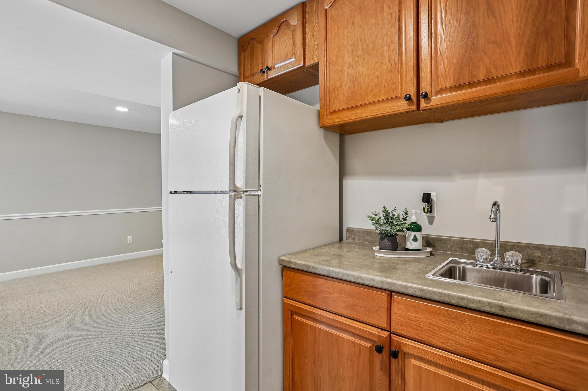 LAYTONSVILLE KNOLLS - Residential