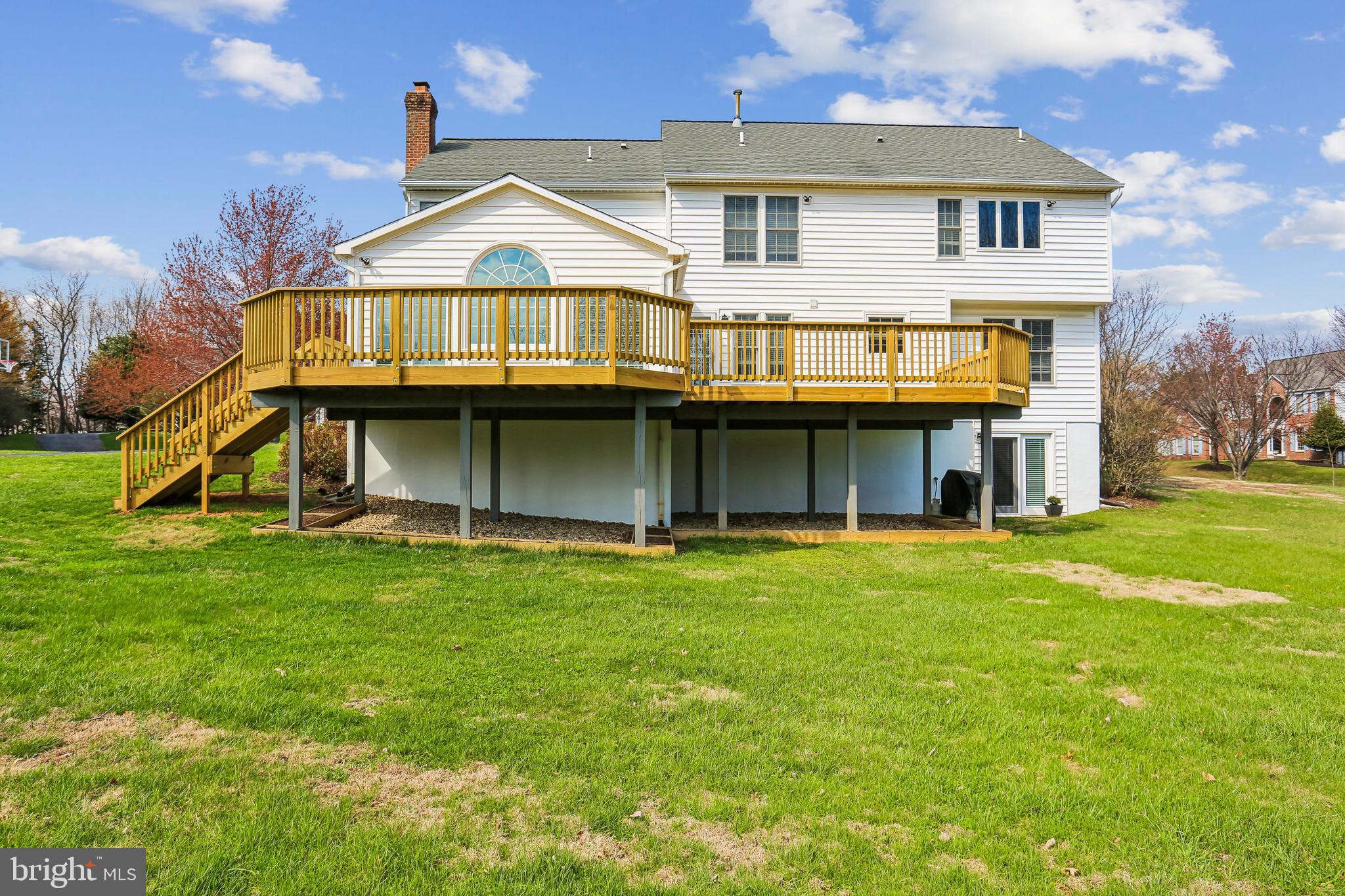 LAYTONSVILLE KNOLLS - Residential