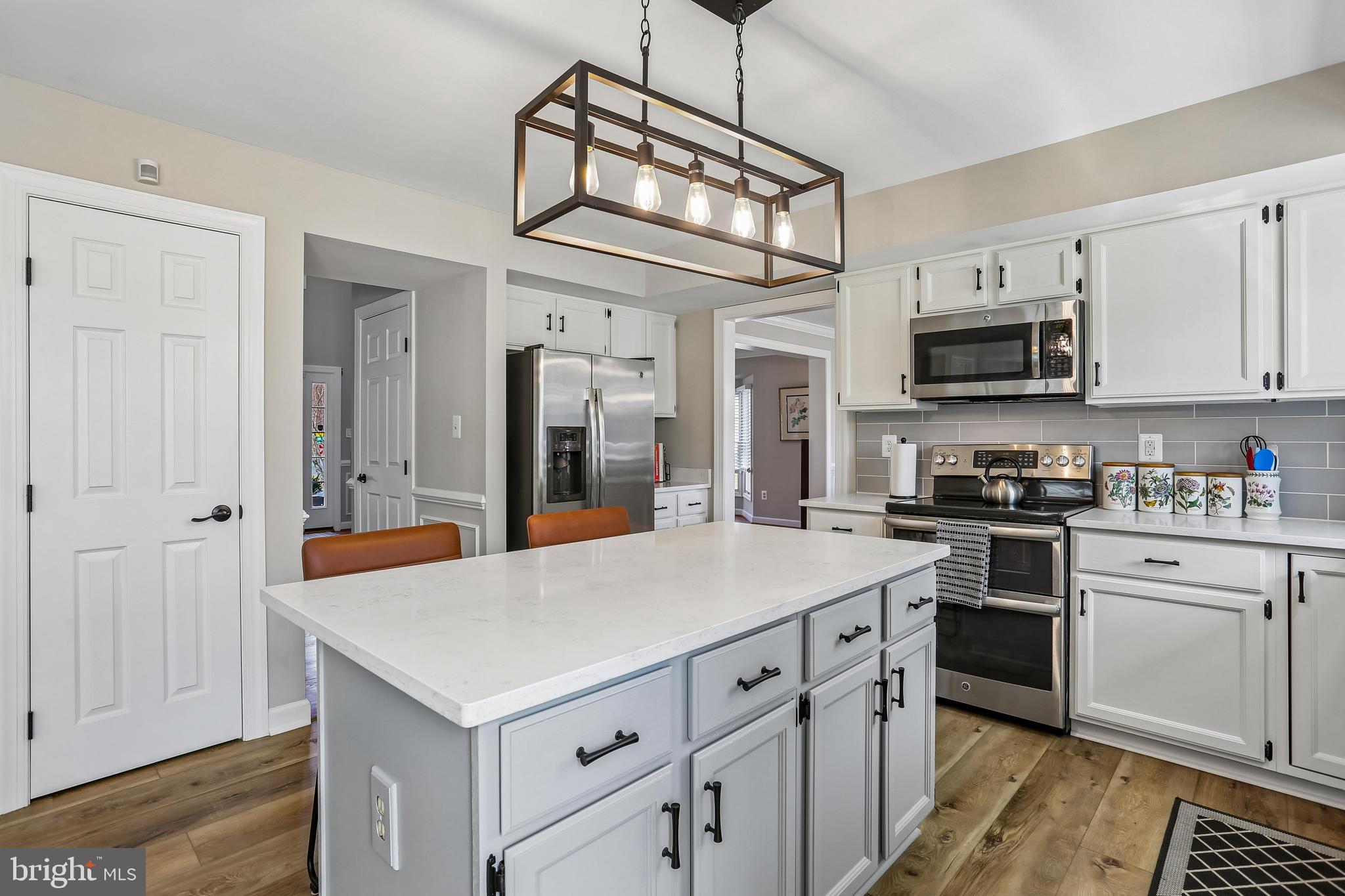 LAYTONSVILLE KNOLLS - Residential