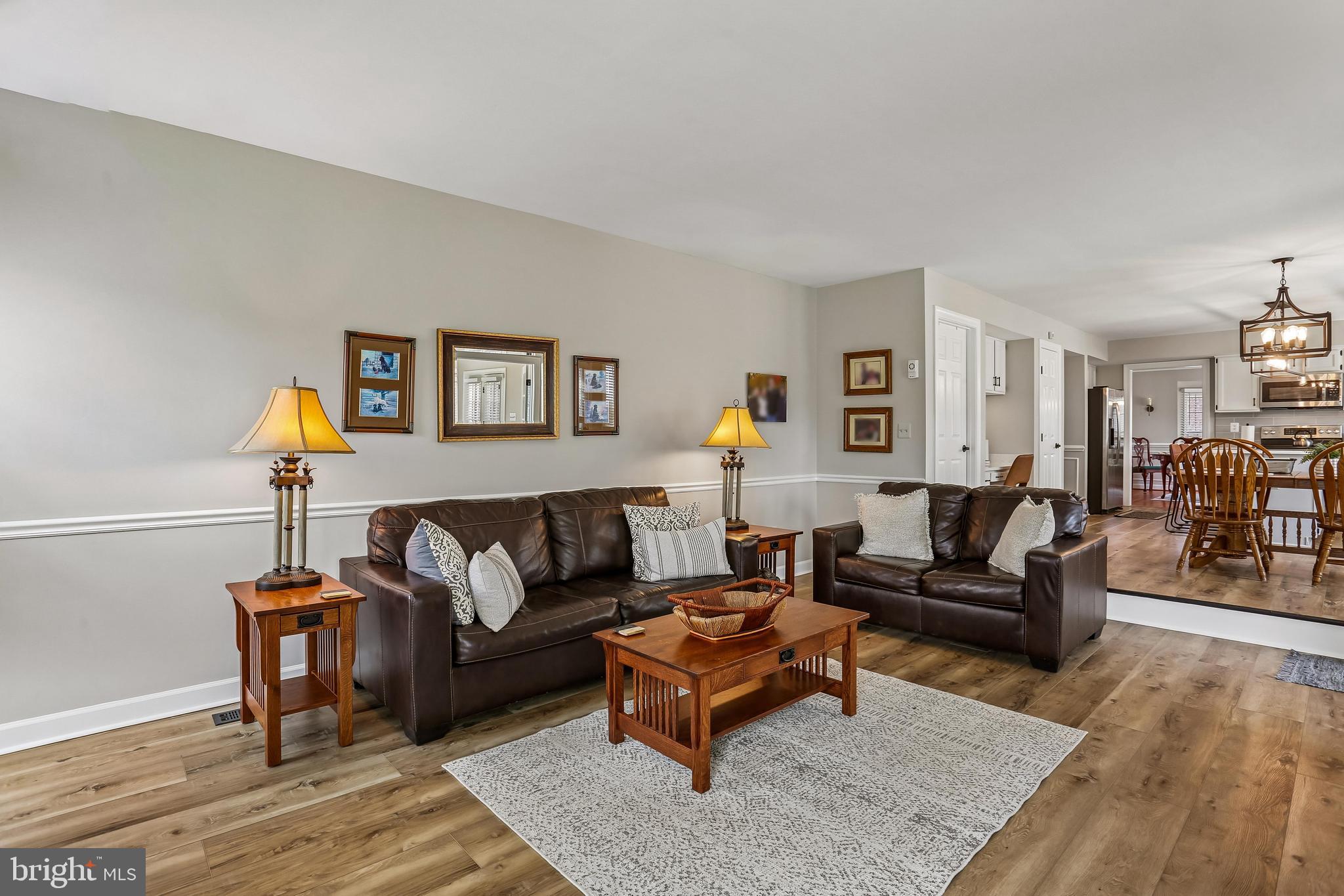 LAYTONSVILLE KNOLLS - Residential