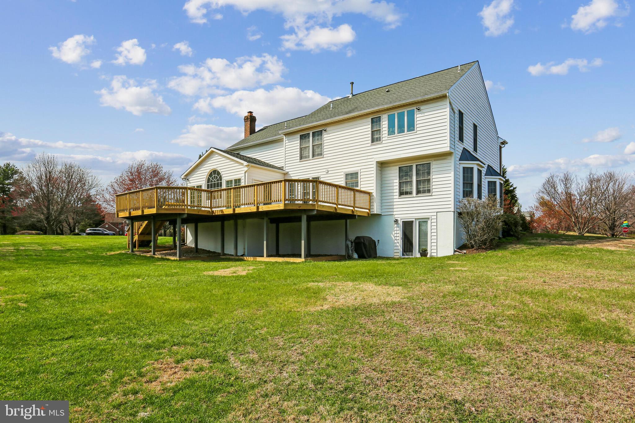 LAYTONSVILLE KNOLLS - Residential