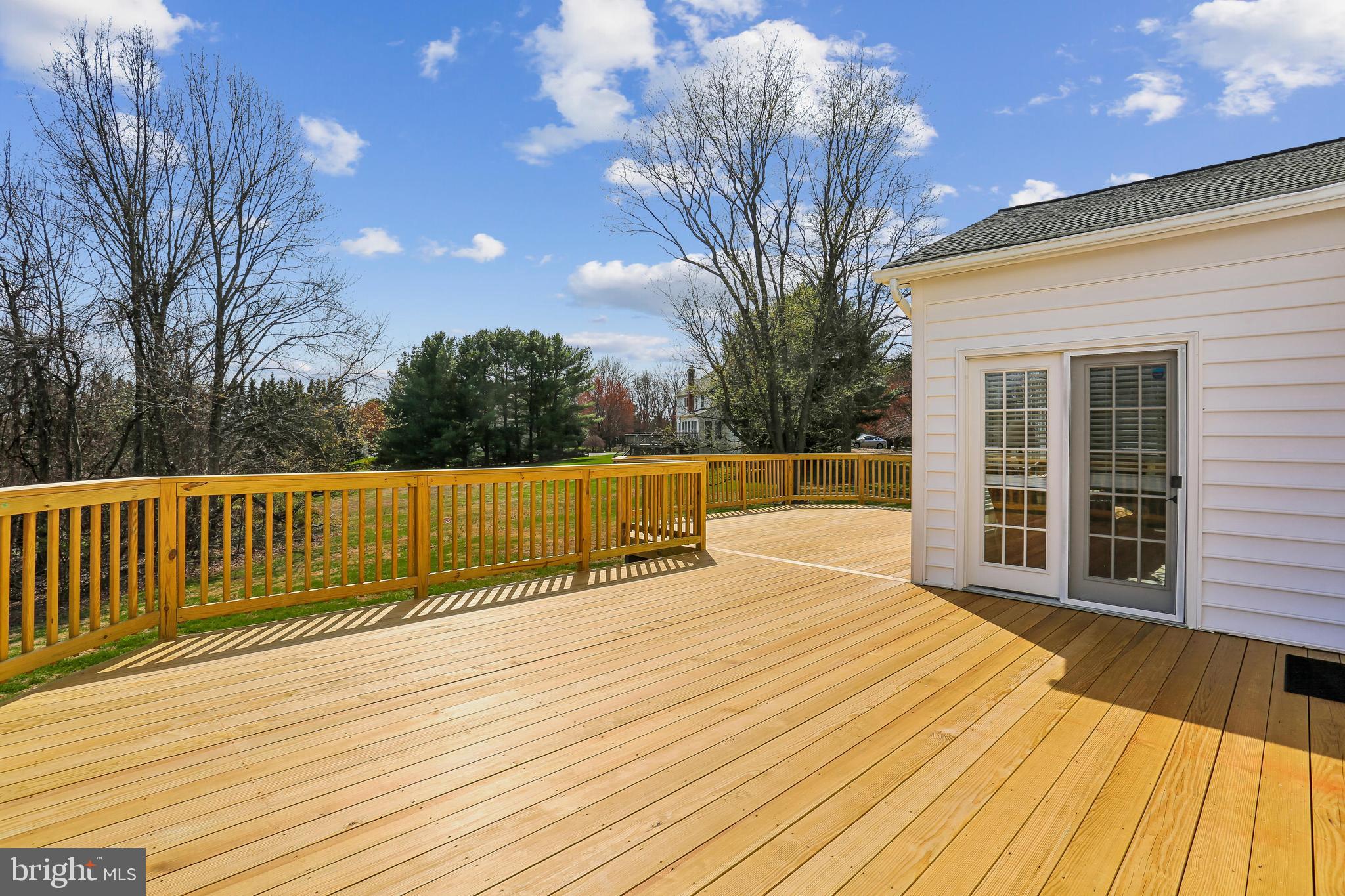 LAYTONSVILLE KNOLLS - Residential