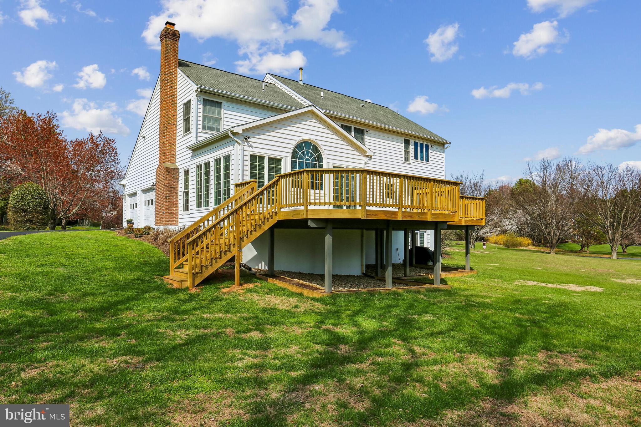 LAYTONSVILLE KNOLLS - Residential