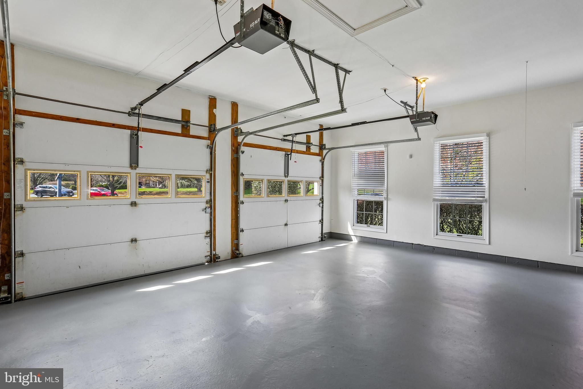 LAYTONSVILLE KNOLLS - Residential