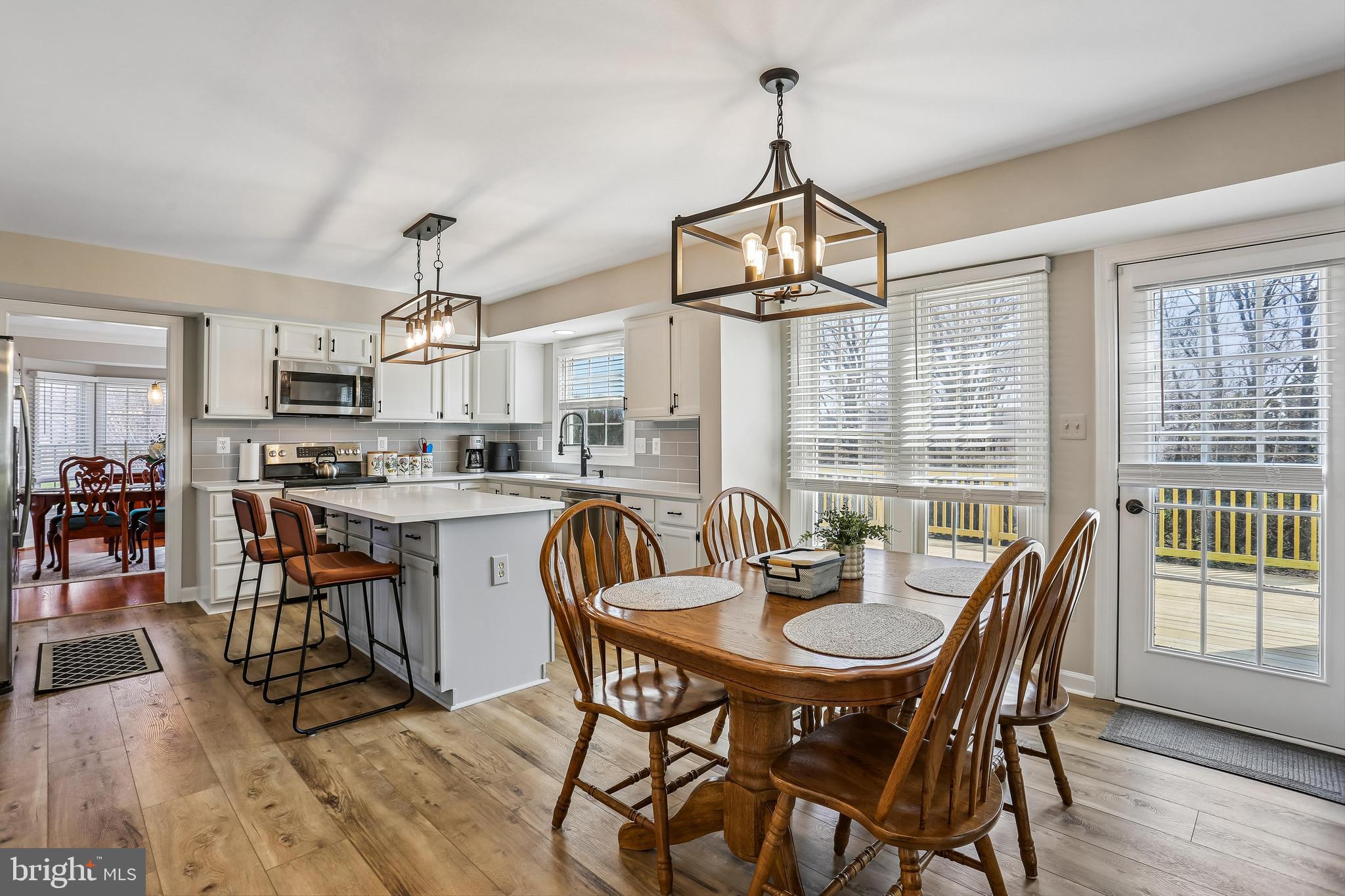 LAYTONSVILLE KNOLLS - Residential