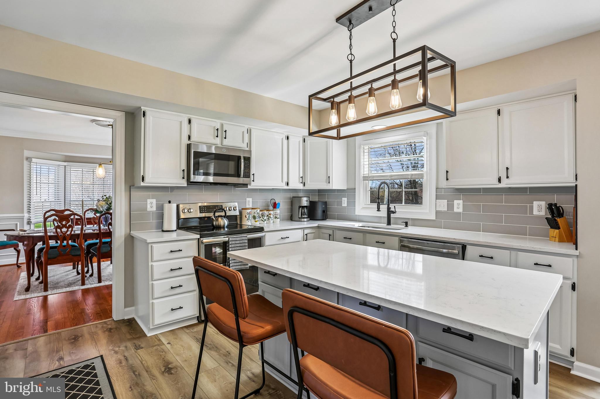 LAYTONSVILLE KNOLLS - Residential