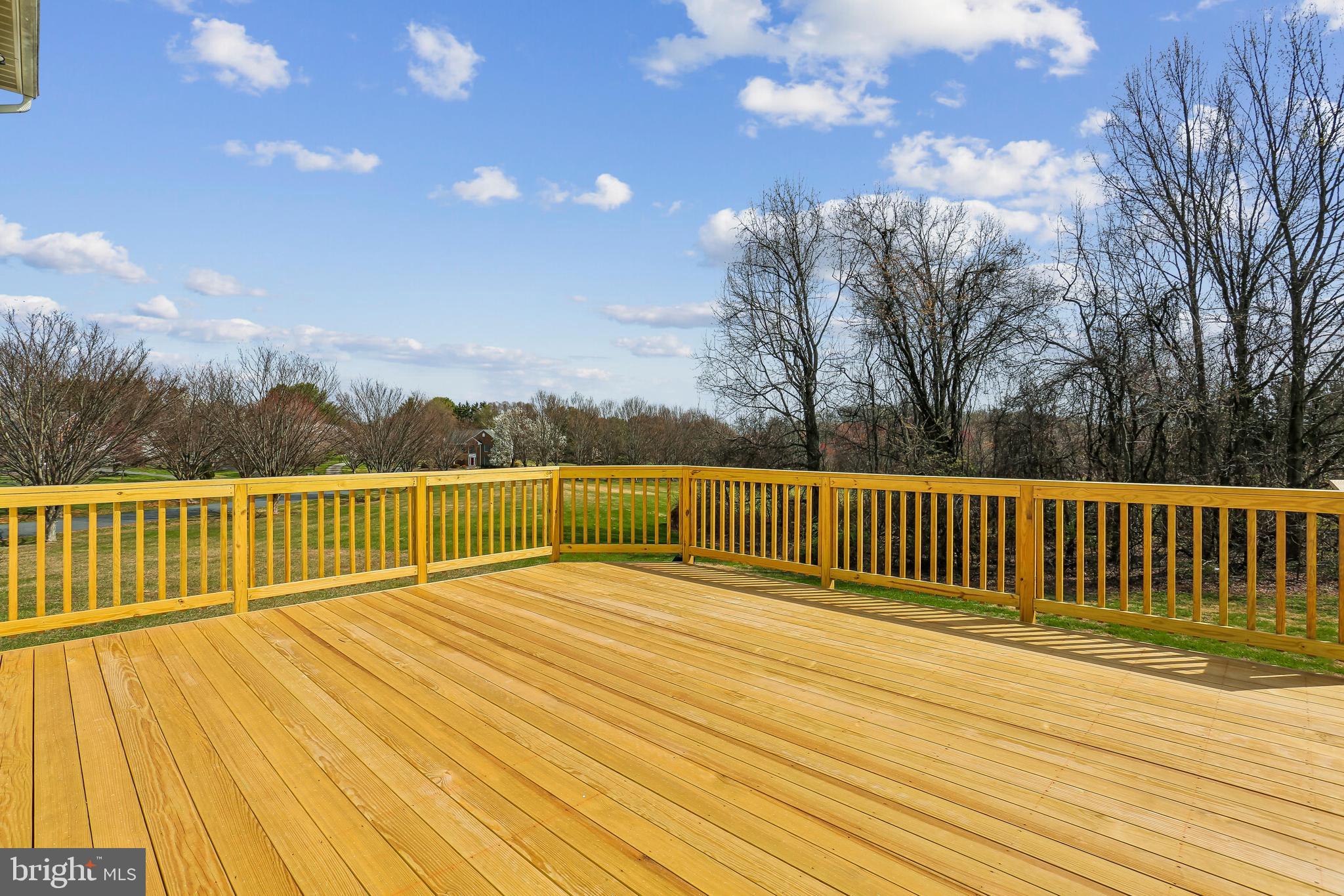 LAYTONSVILLE KNOLLS - Residential