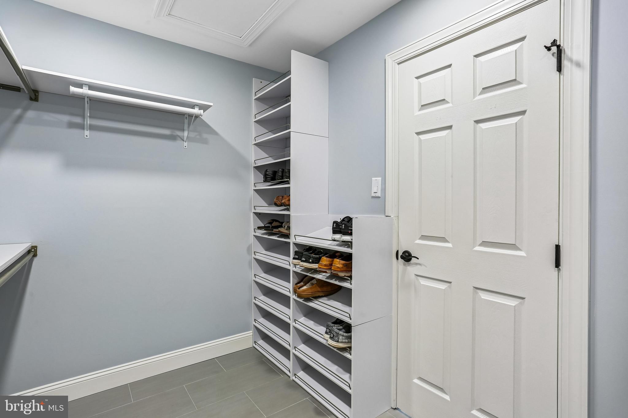 LAYTONSVILLE KNOLLS - Residential