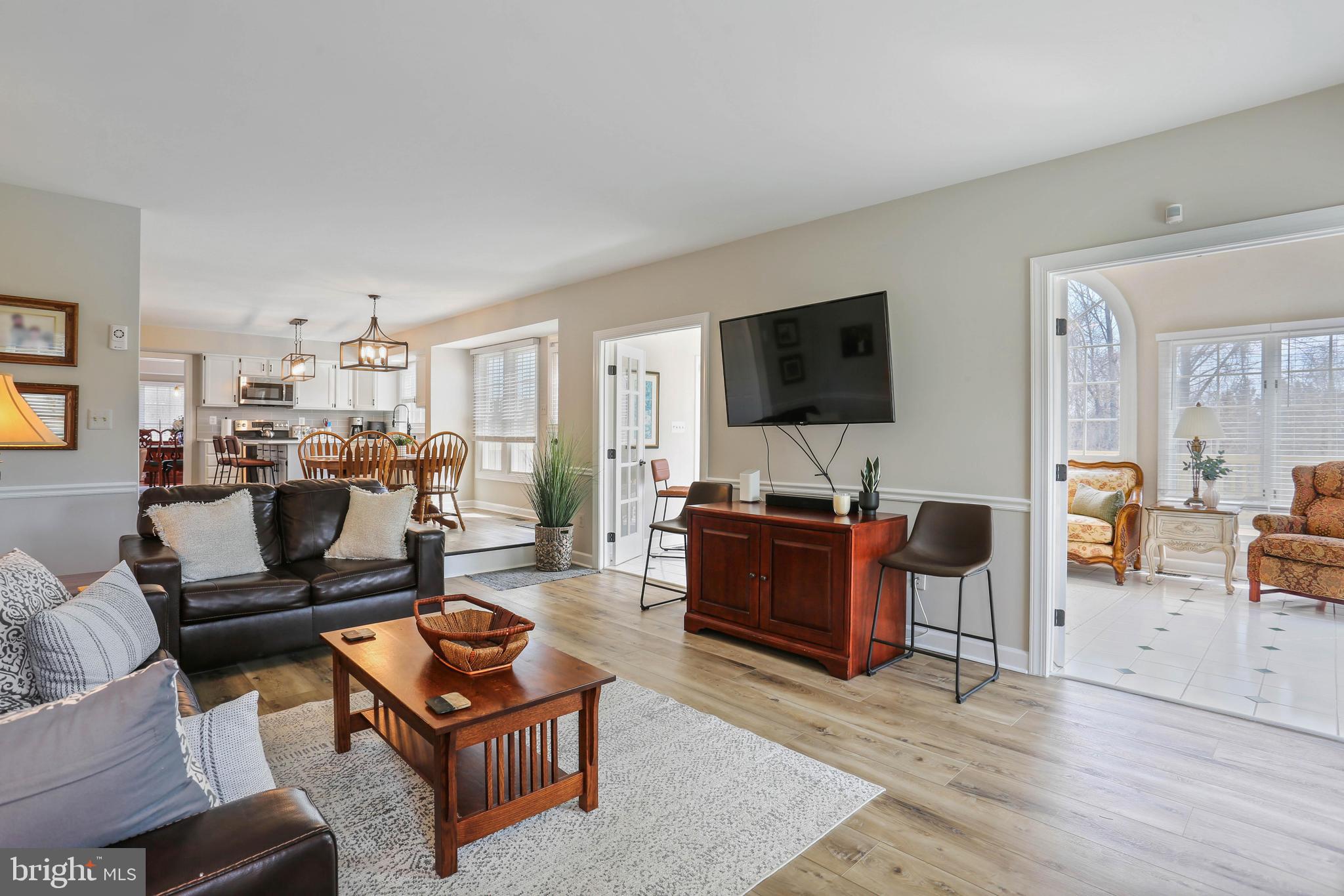 LAYTONSVILLE KNOLLS - Residential