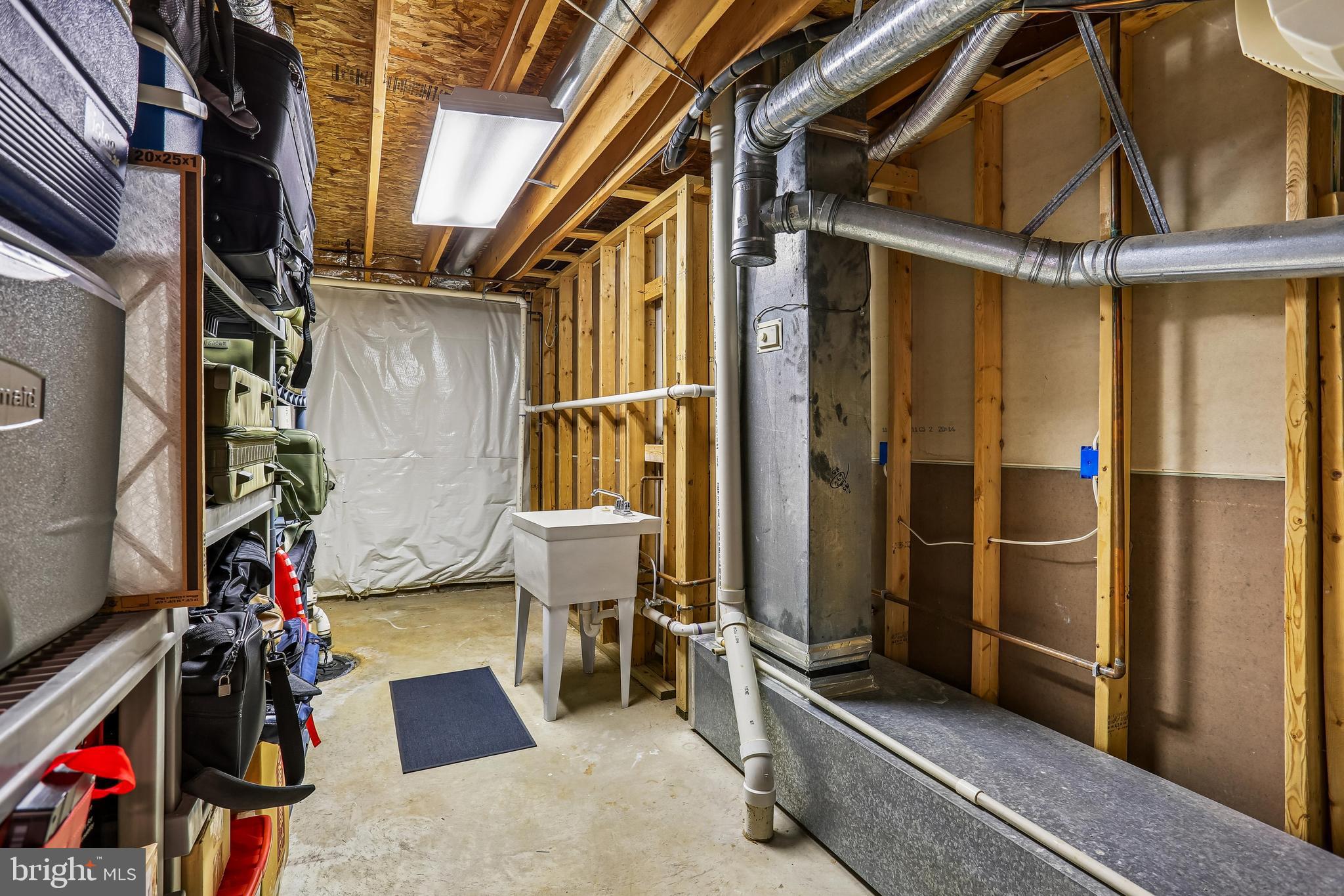 LAYTONSVILLE KNOLLS - Residential