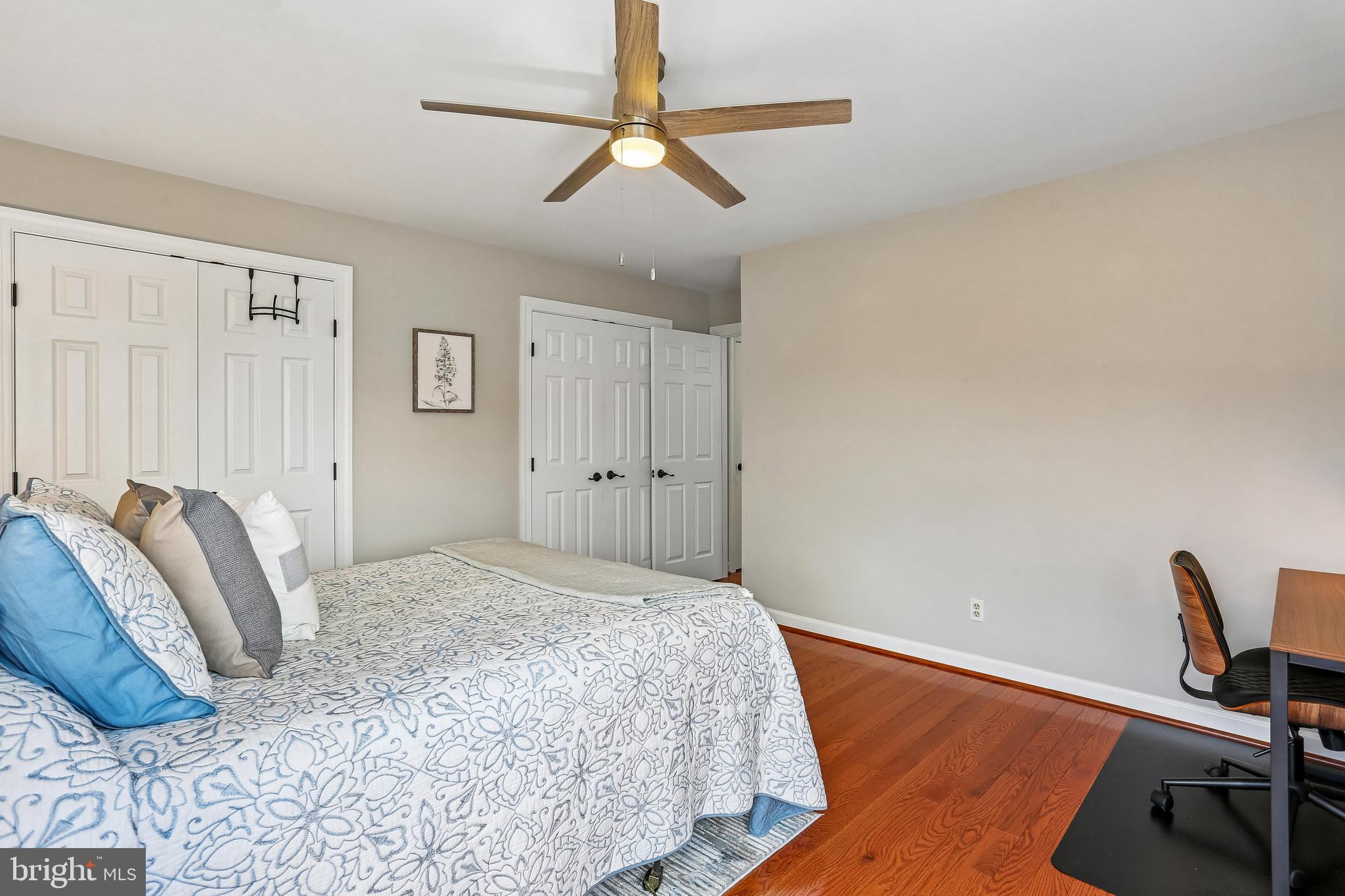 LAYTONSVILLE KNOLLS - Residential