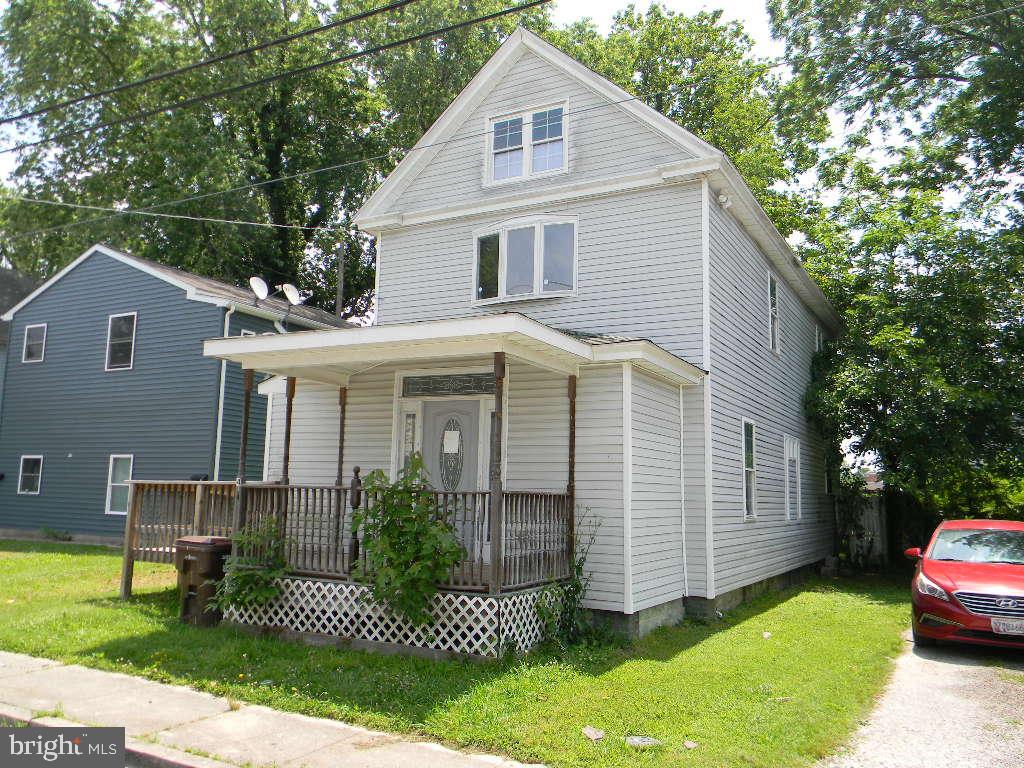 PUBLIC AUCTION ON FRIDAY JUNE 27 AT 9:30 AM. THE LIST PRICE IS THE RECOMMENDED OPENING BID ONLY. $5,500 deposit required to bid - cashier's check or certified check. THE PROPERTY WILL BE OPEN FOR VIEWING APPROXIMATELY 30 MINUTES PRIOR TO THE TIME OF SALE. Broker Participation offered. Agents must register their clients at least 48 hours before the auction. Please visit Atlantic Auctions' website for terms and additional information.
THIS IS A GREAT REHAB OPPORTUNITY!