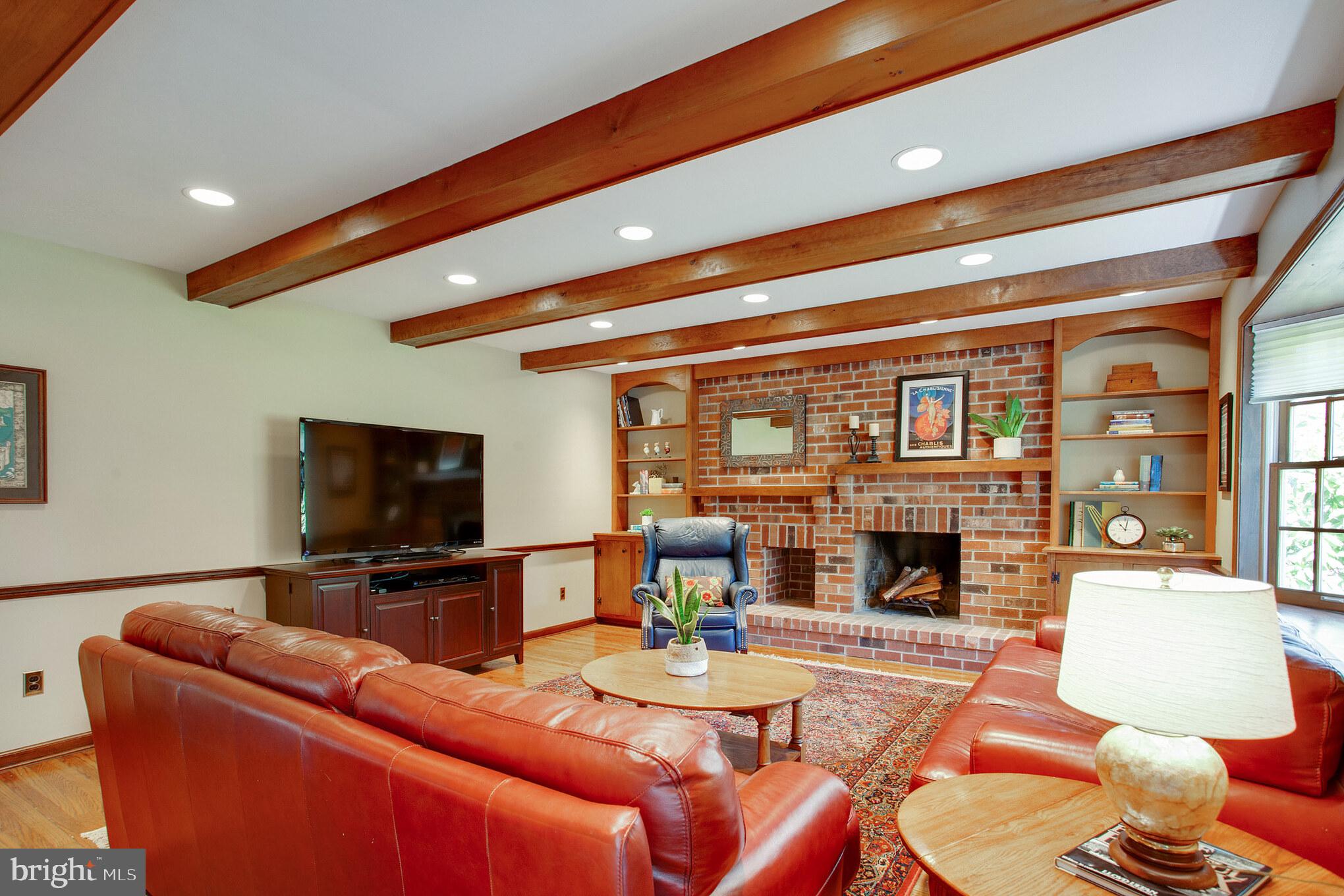 MIRROR LAKE FARMS - Residential