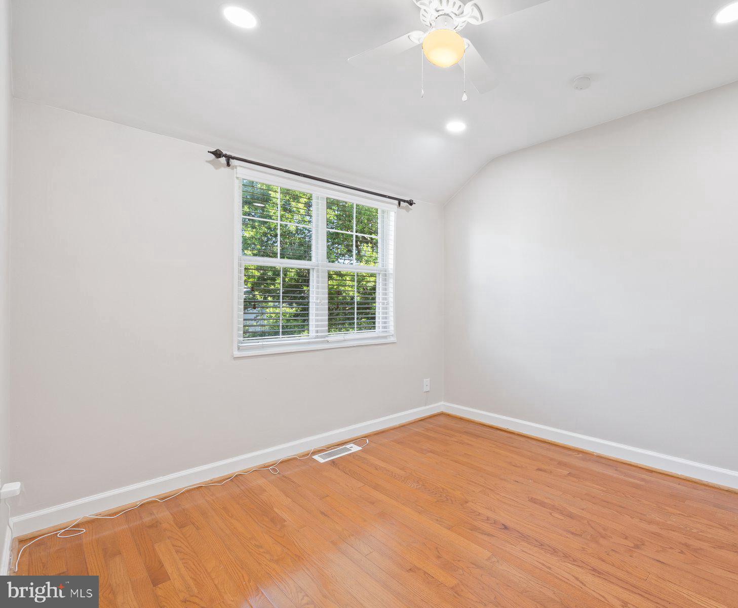 FAIRLINGTON TOWNE - Residential Lease