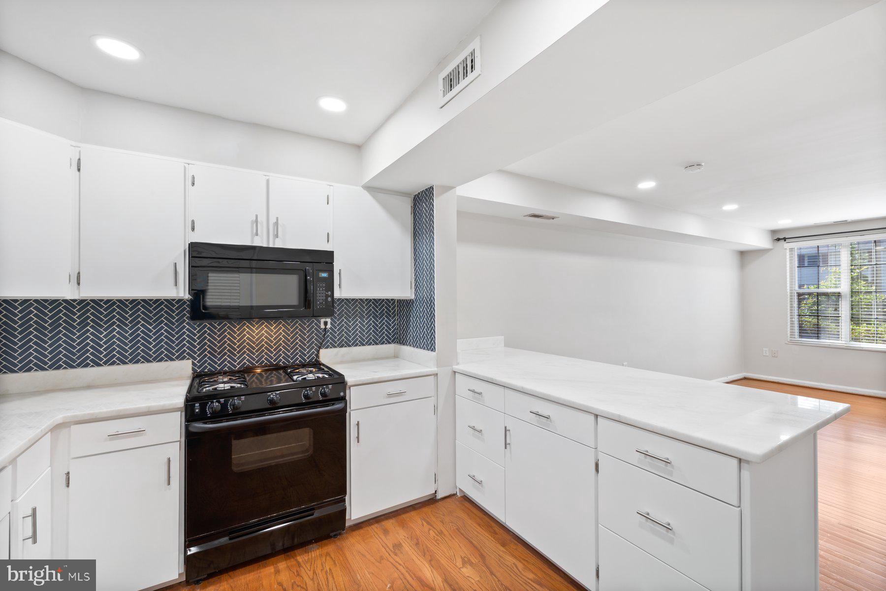 FAIRLINGTON TOWNE - Residential Lease