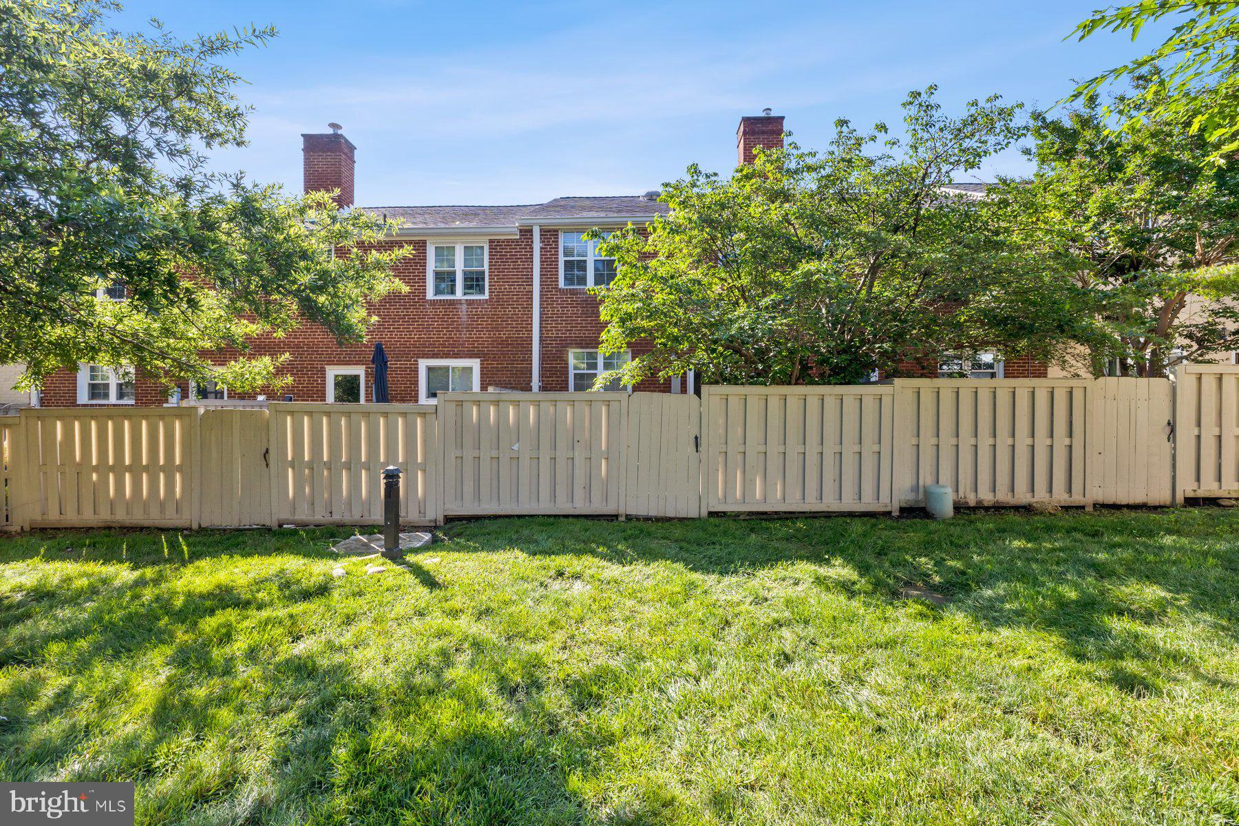 FAIRLINGTON TOWNE - Residential Lease