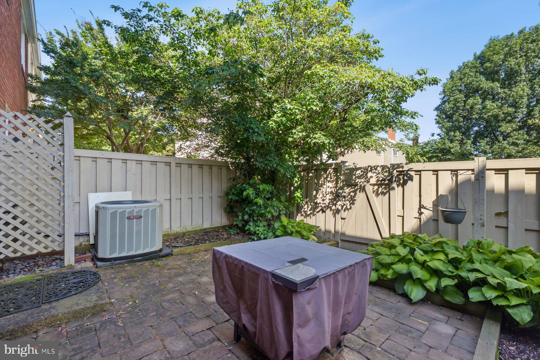 FAIRLINGTON TOWNE - Residential Lease