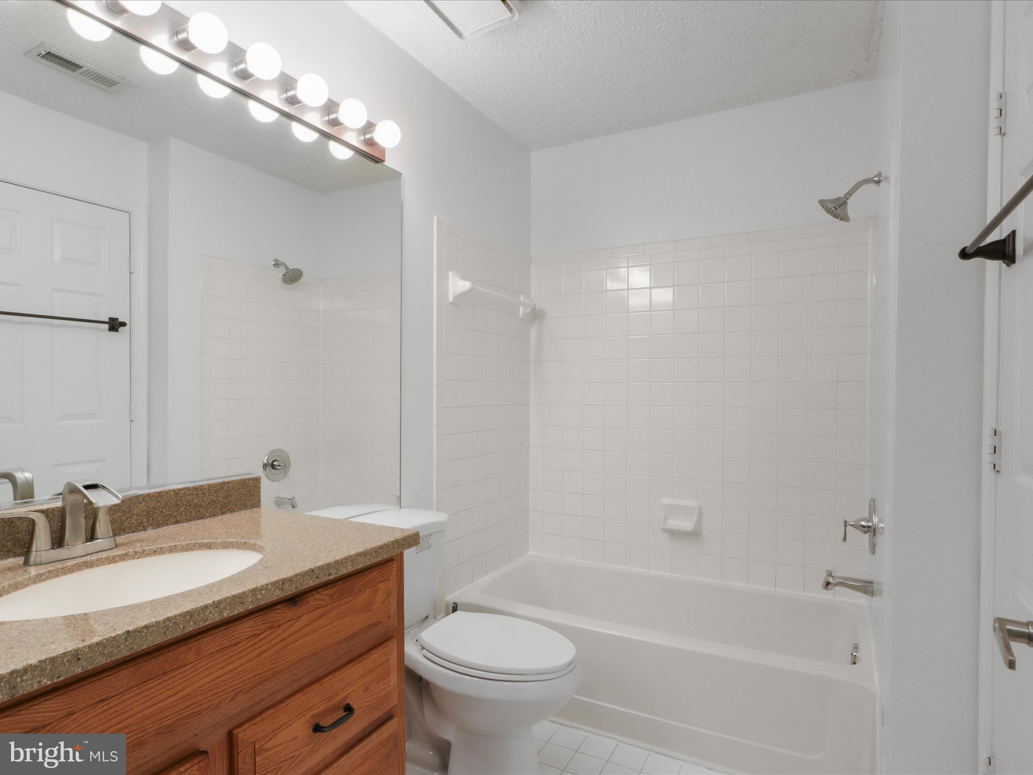 HEIGHTS AT PENDERBROOK - Residential Lease