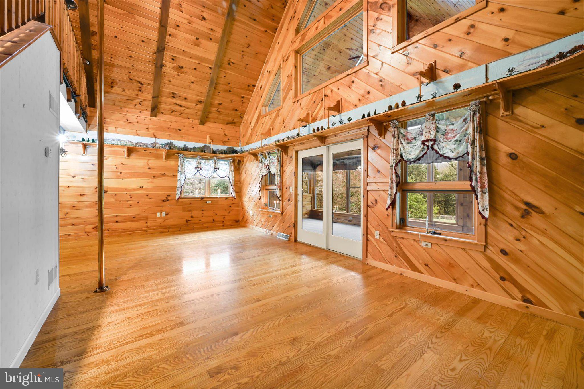 WOODRIDGE - Residential