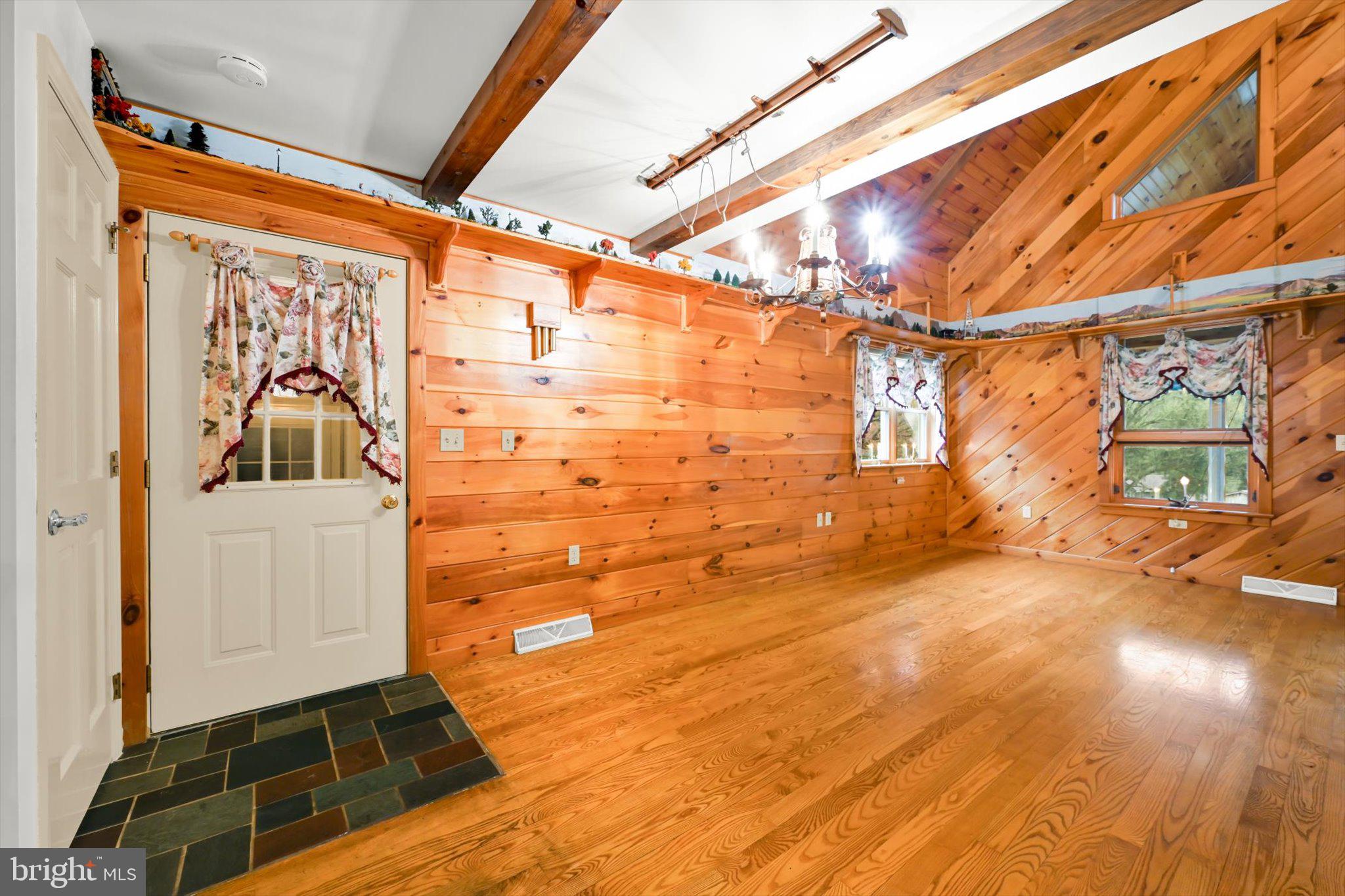 WOODRIDGE - Residential