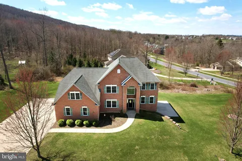 311 Treetops Drive, State College, PA MLS: PACE2514024