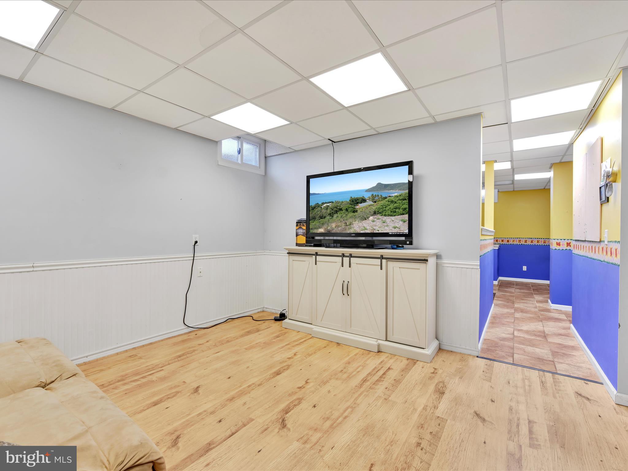 CREEKSIDE - Residential