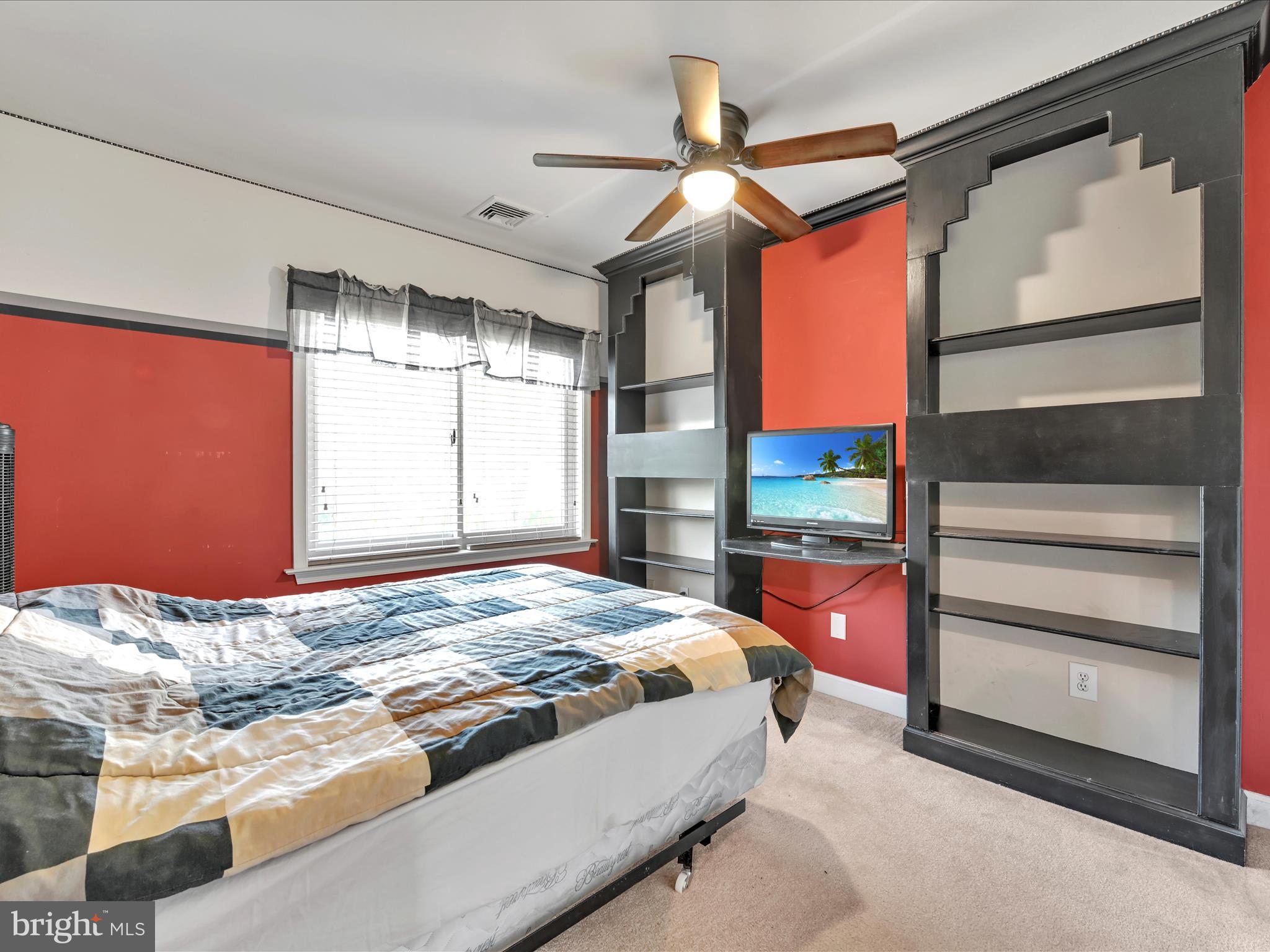 CREEKSIDE - Residential