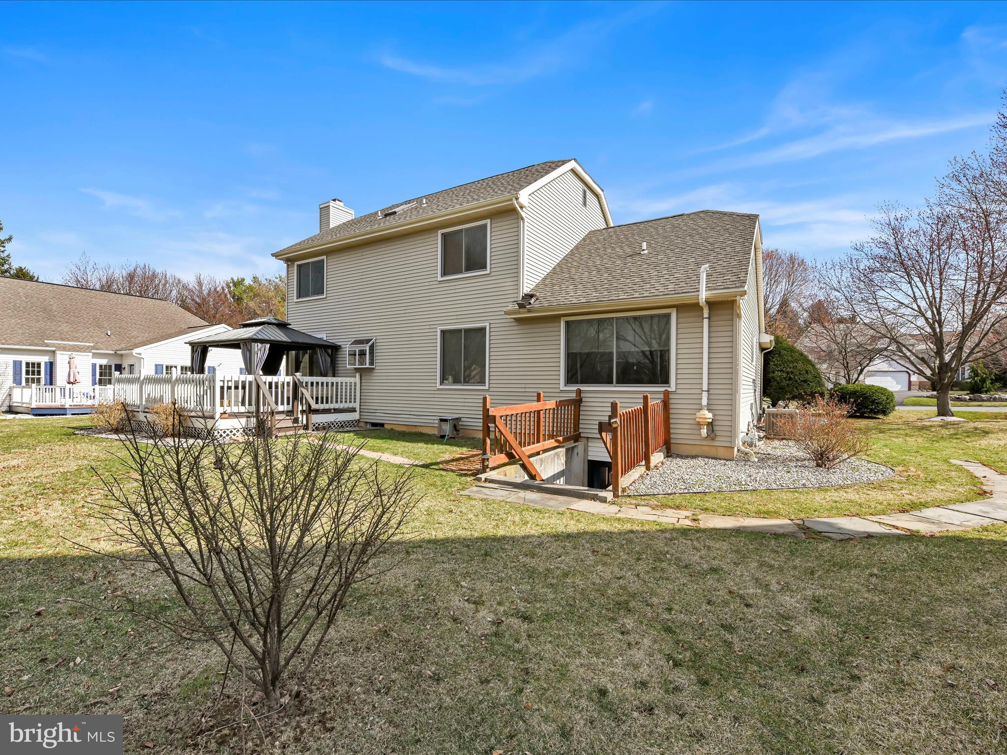 CREEKSIDE - Residential