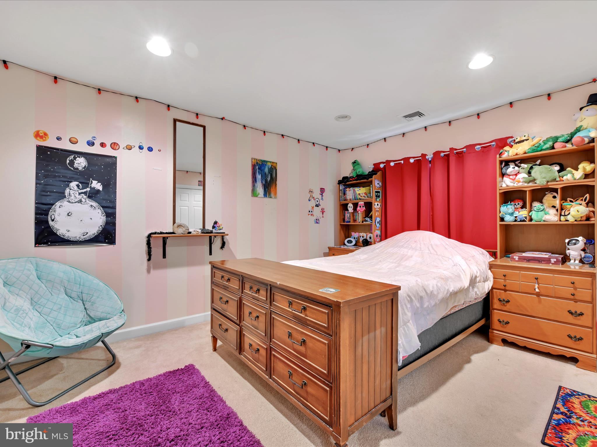 CREEKSIDE - Residential