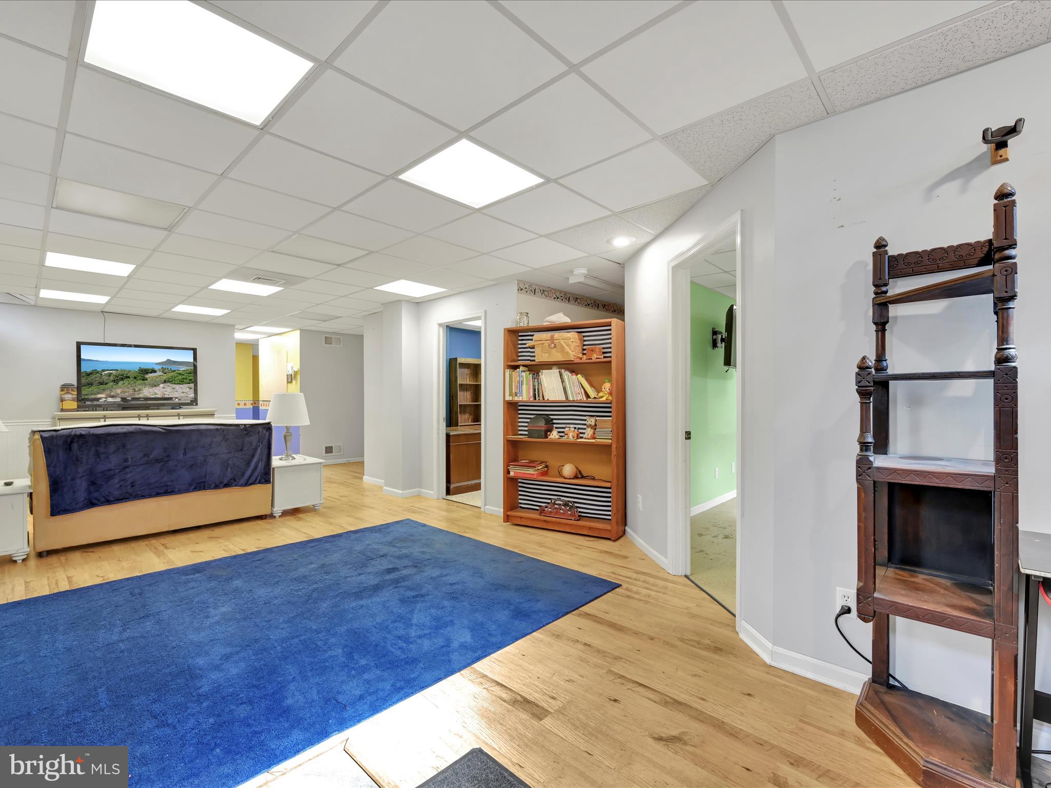 CREEKSIDE - Residential