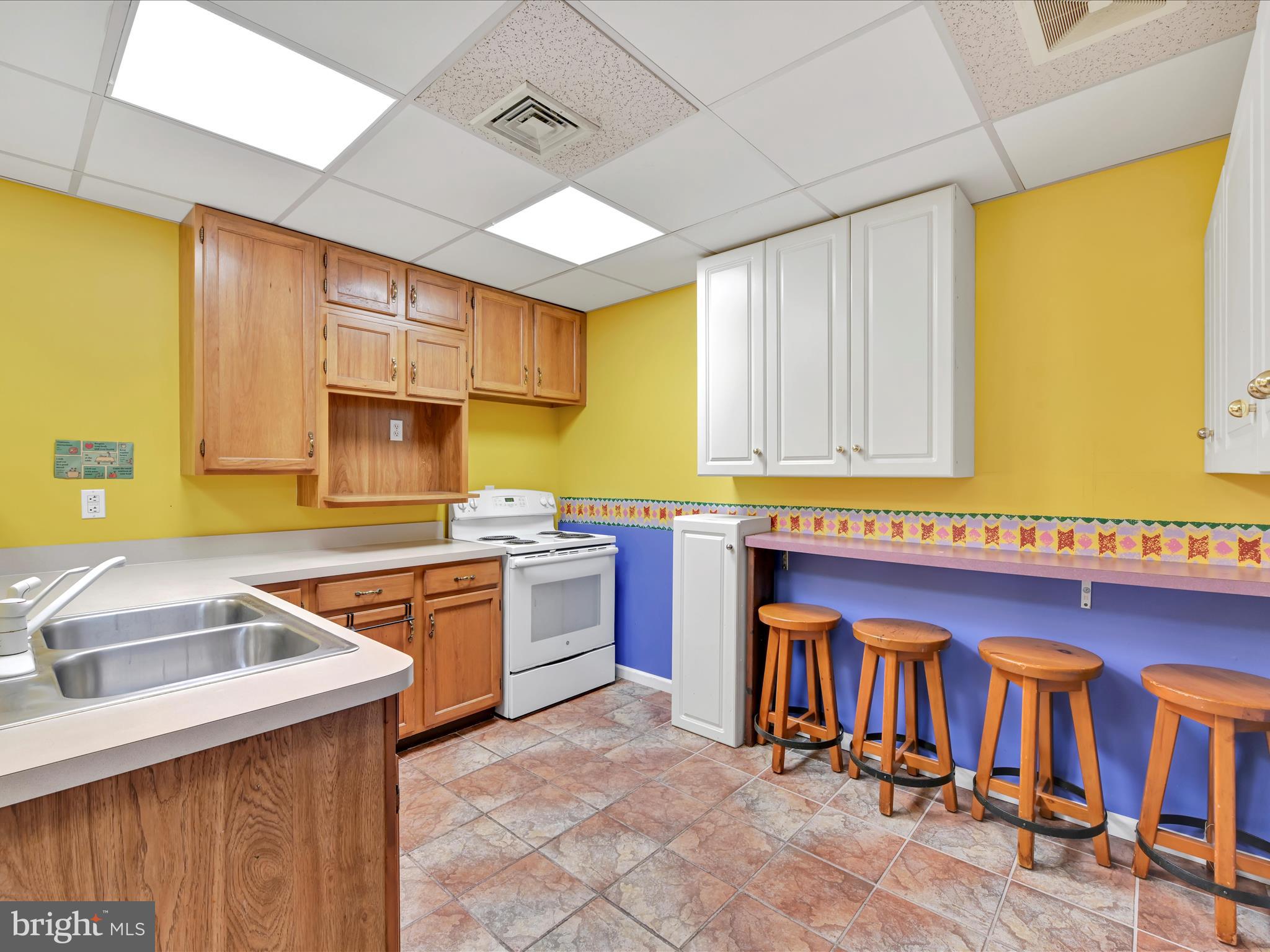 CREEKSIDE - Residential