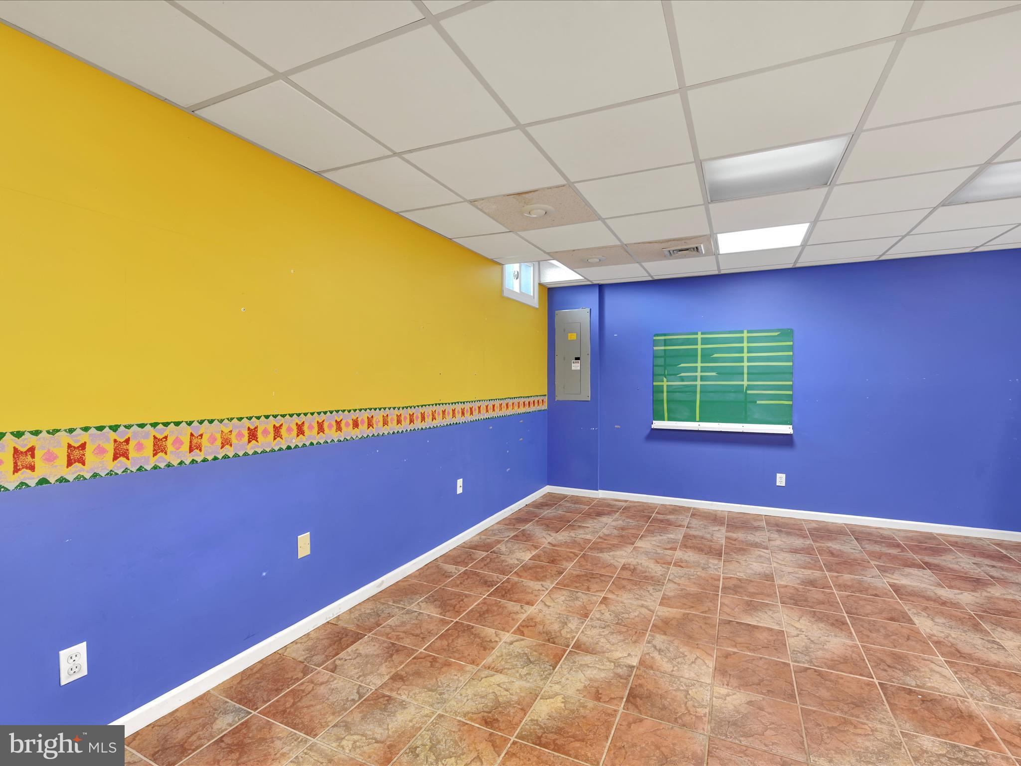 CREEKSIDE - Residential