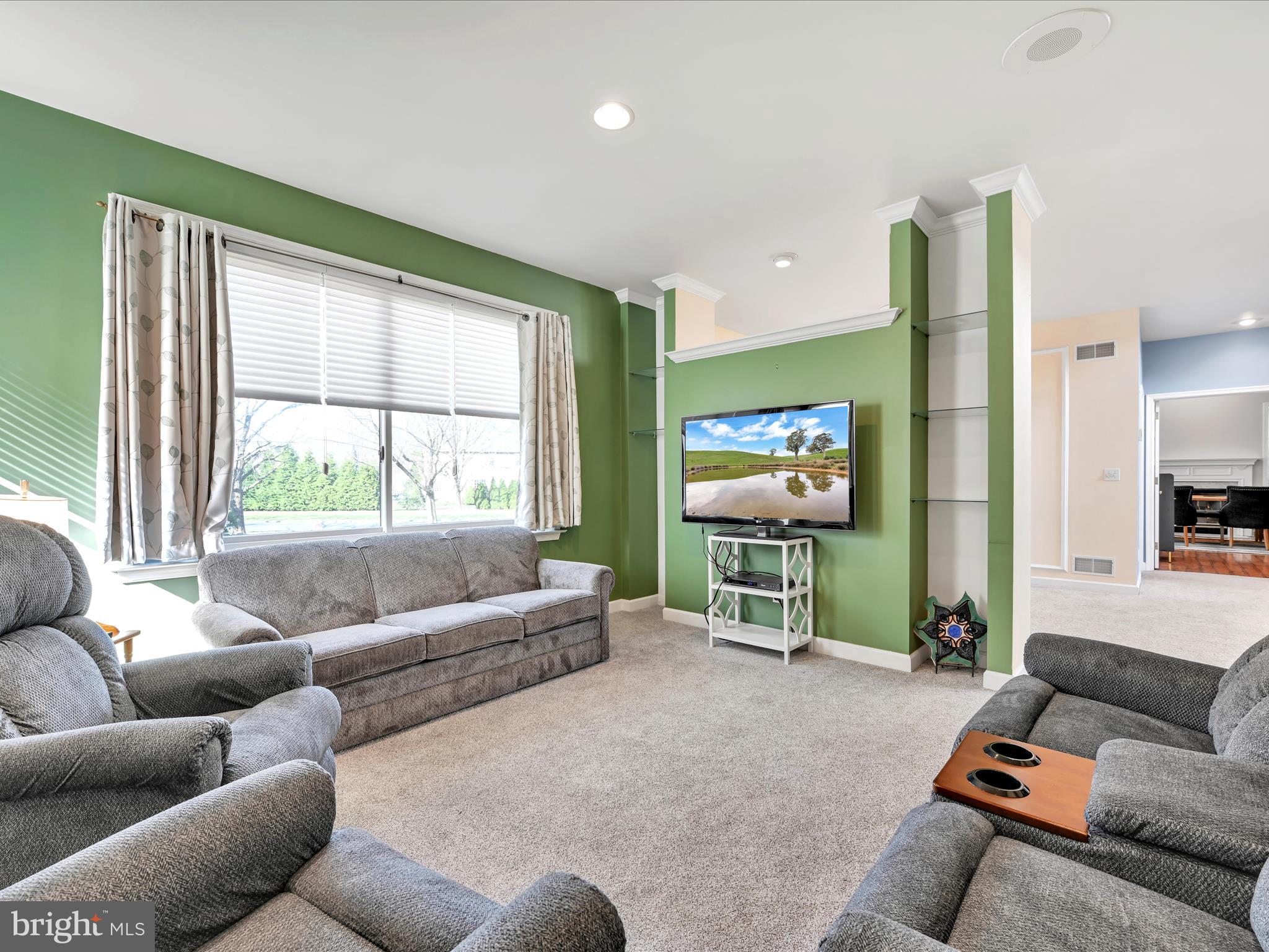 CREEKSIDE - Residential