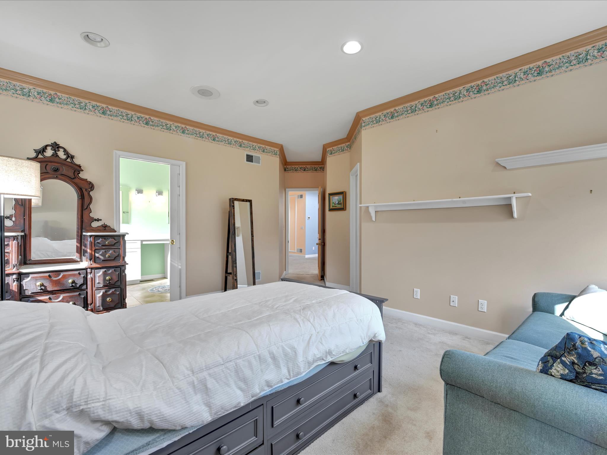 CREEKSIDE - Residential